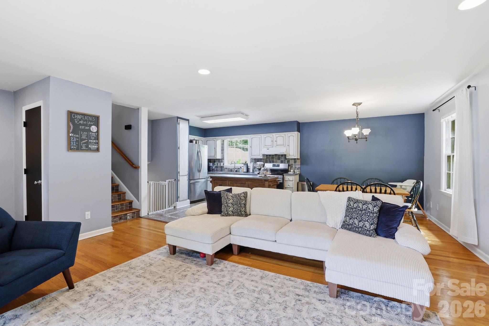 7419 Meadowdale Lane — Charlotte