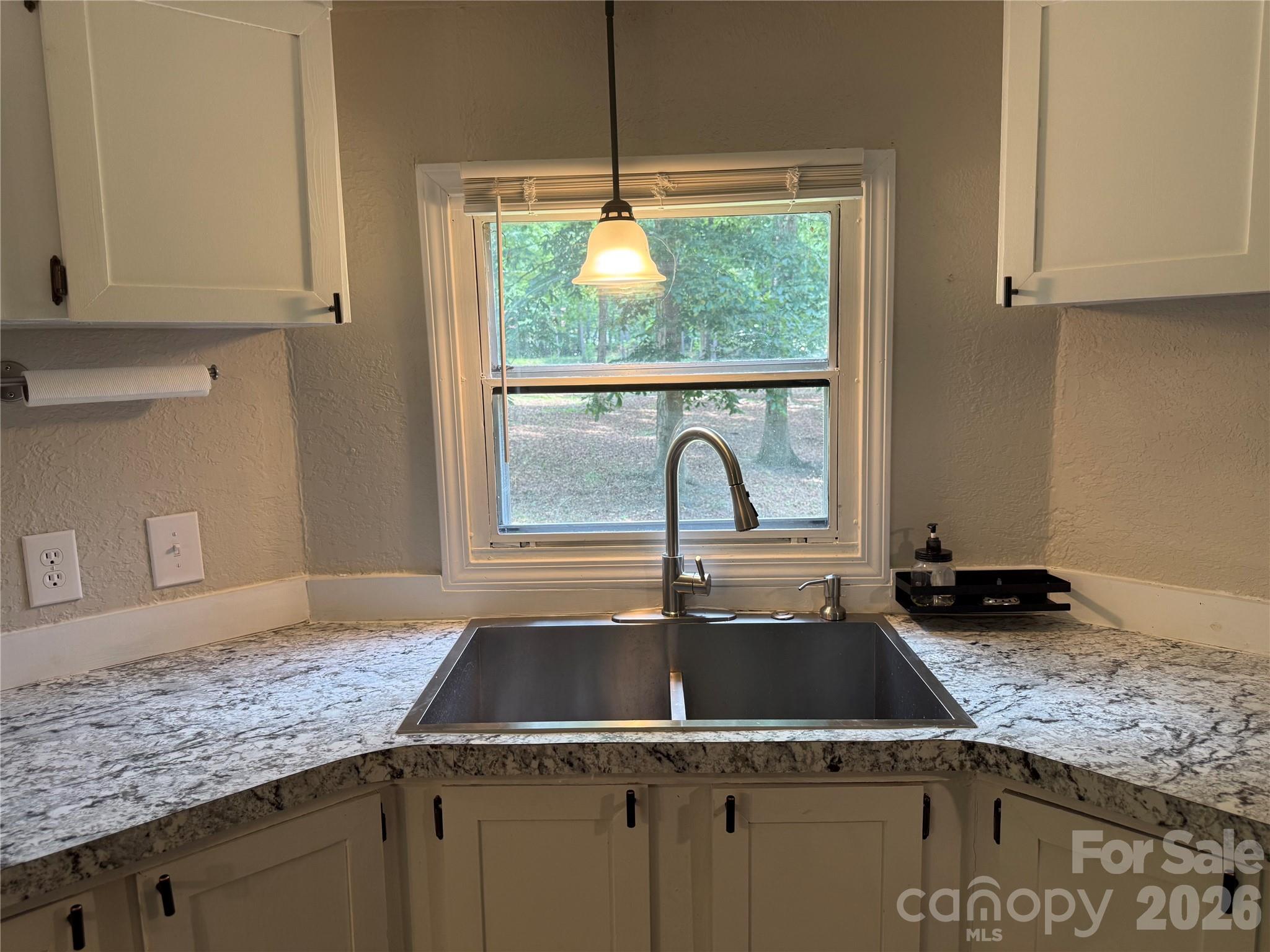 1140 Love Valley Road — Clover