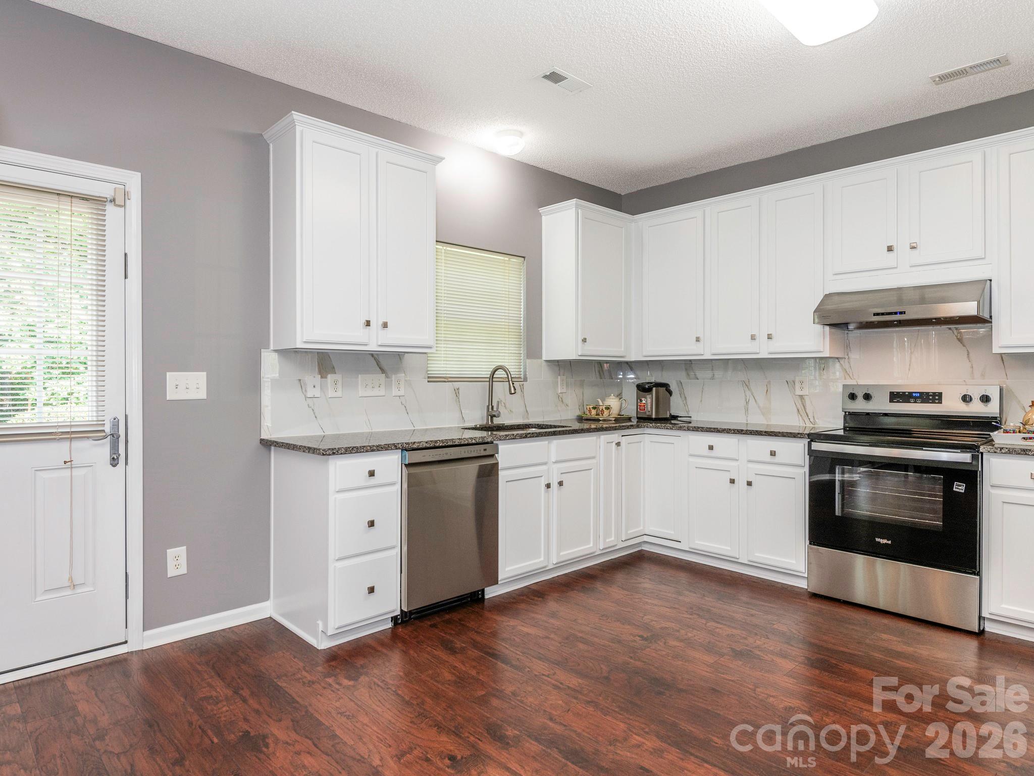 3926 Cameron Creek Drive — Matthews