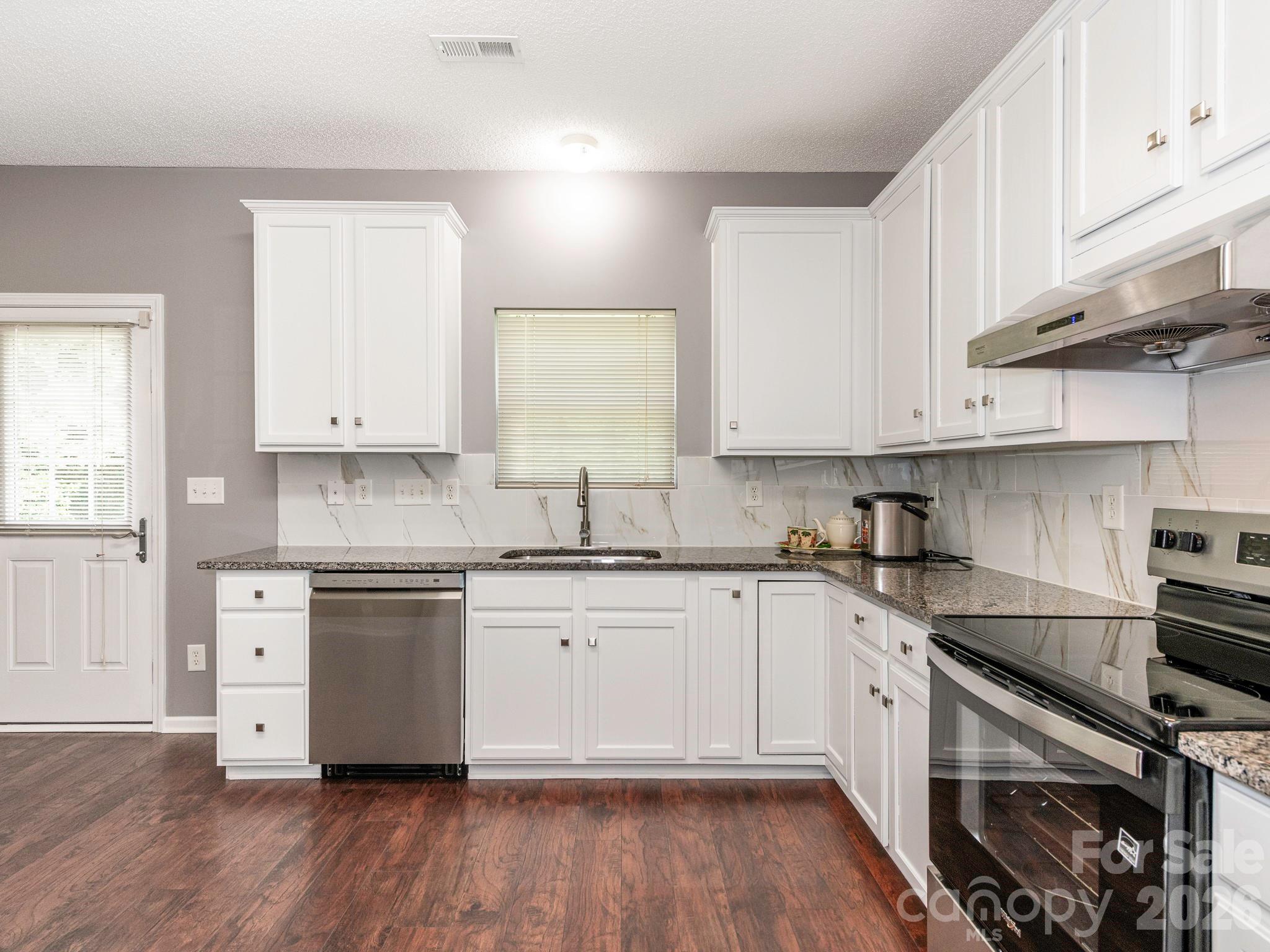 3926 Cameron Creek Drive — Matthews