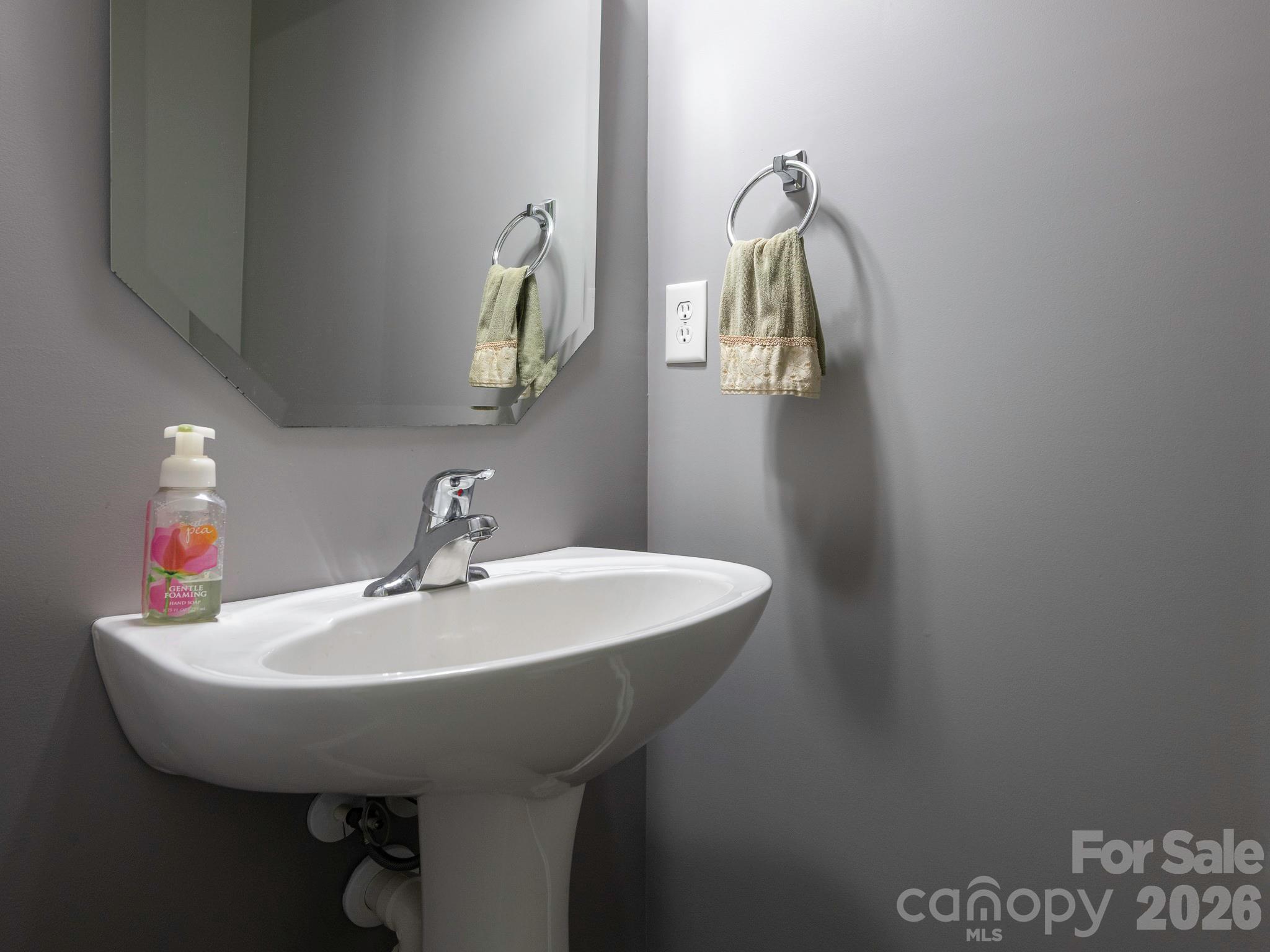 3926 Cameron Creek Drive — Matthews