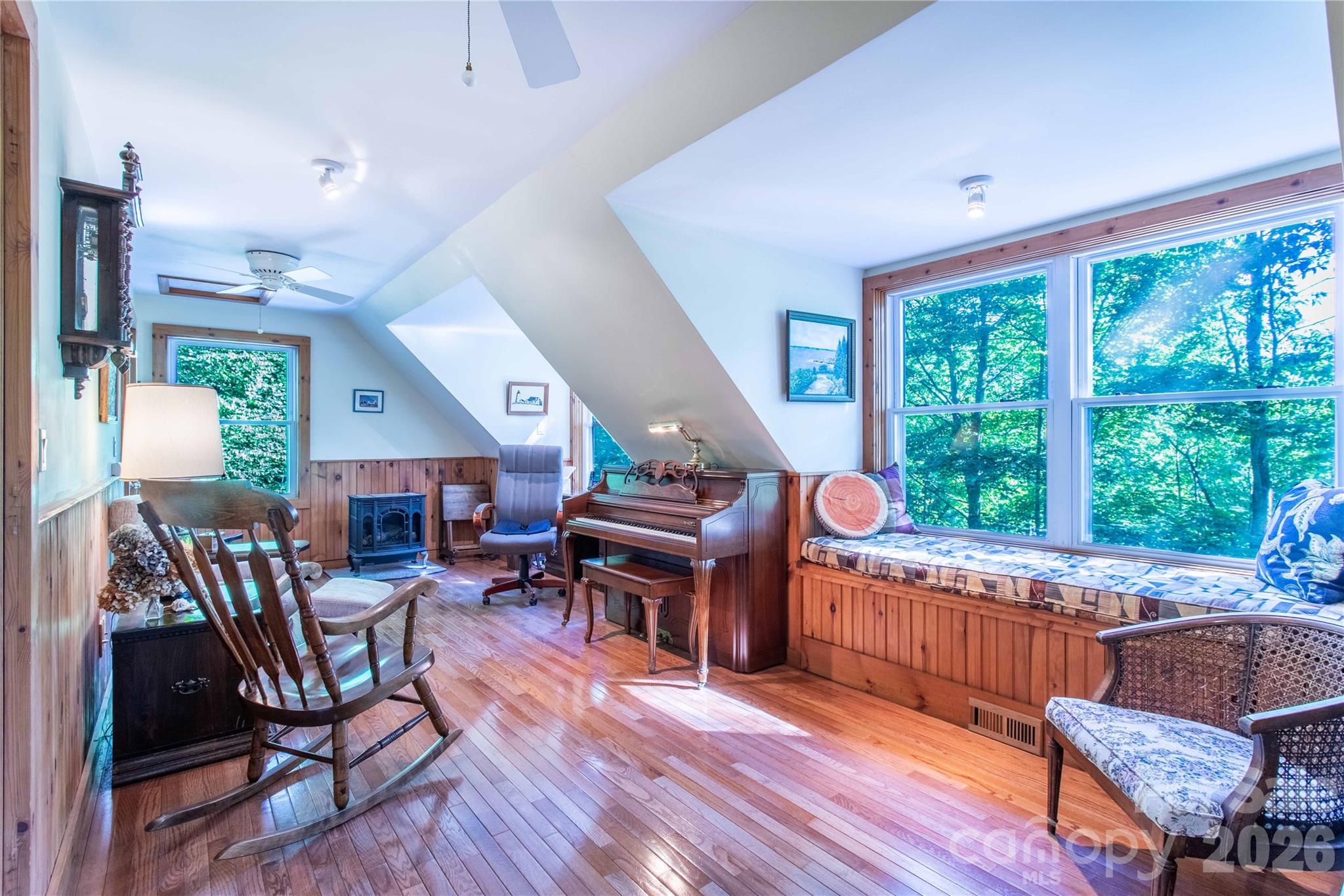 22 Great Aspen Way — Black Mountain
