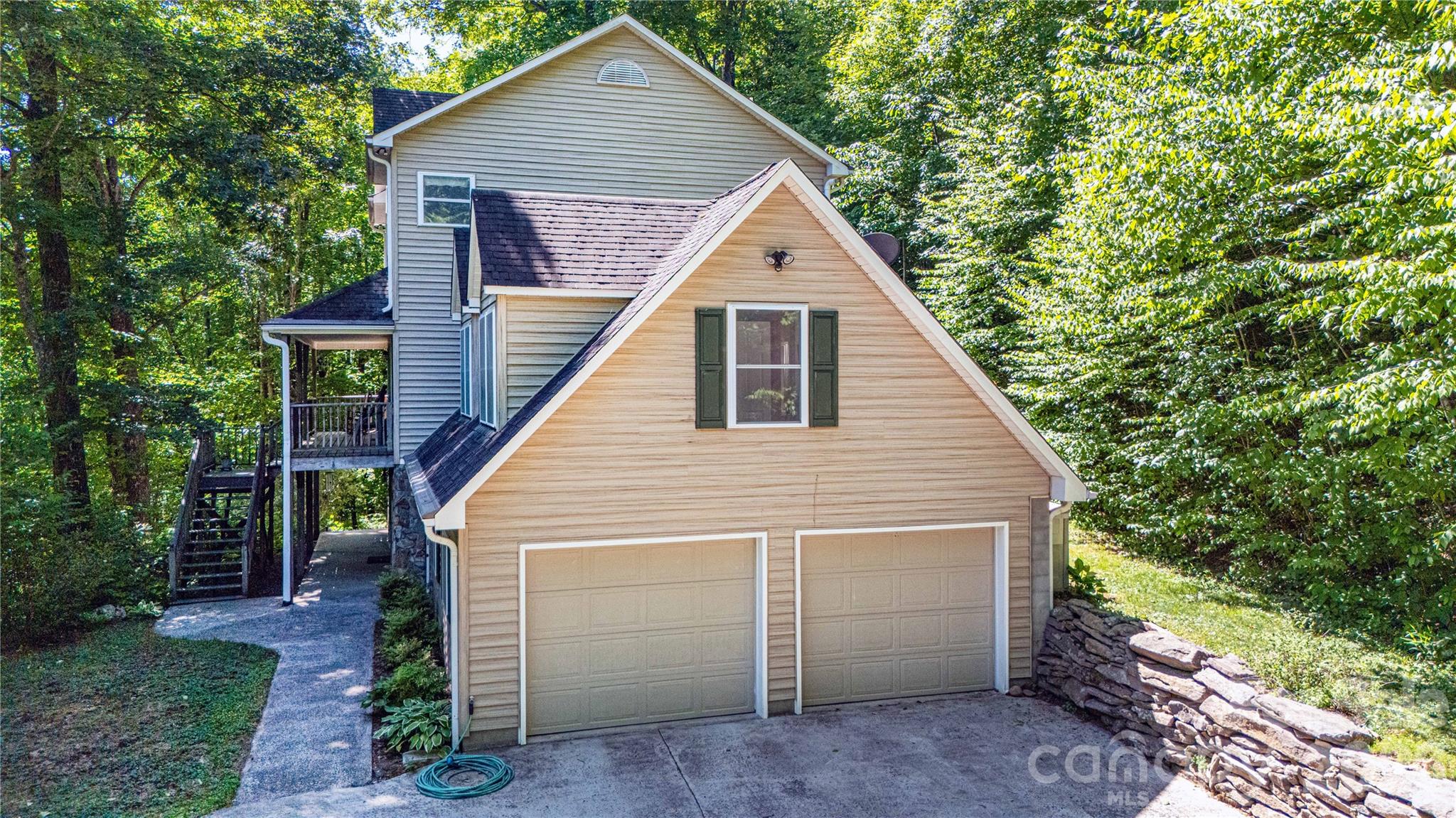 22 Great Aspen Way — Black Mountain