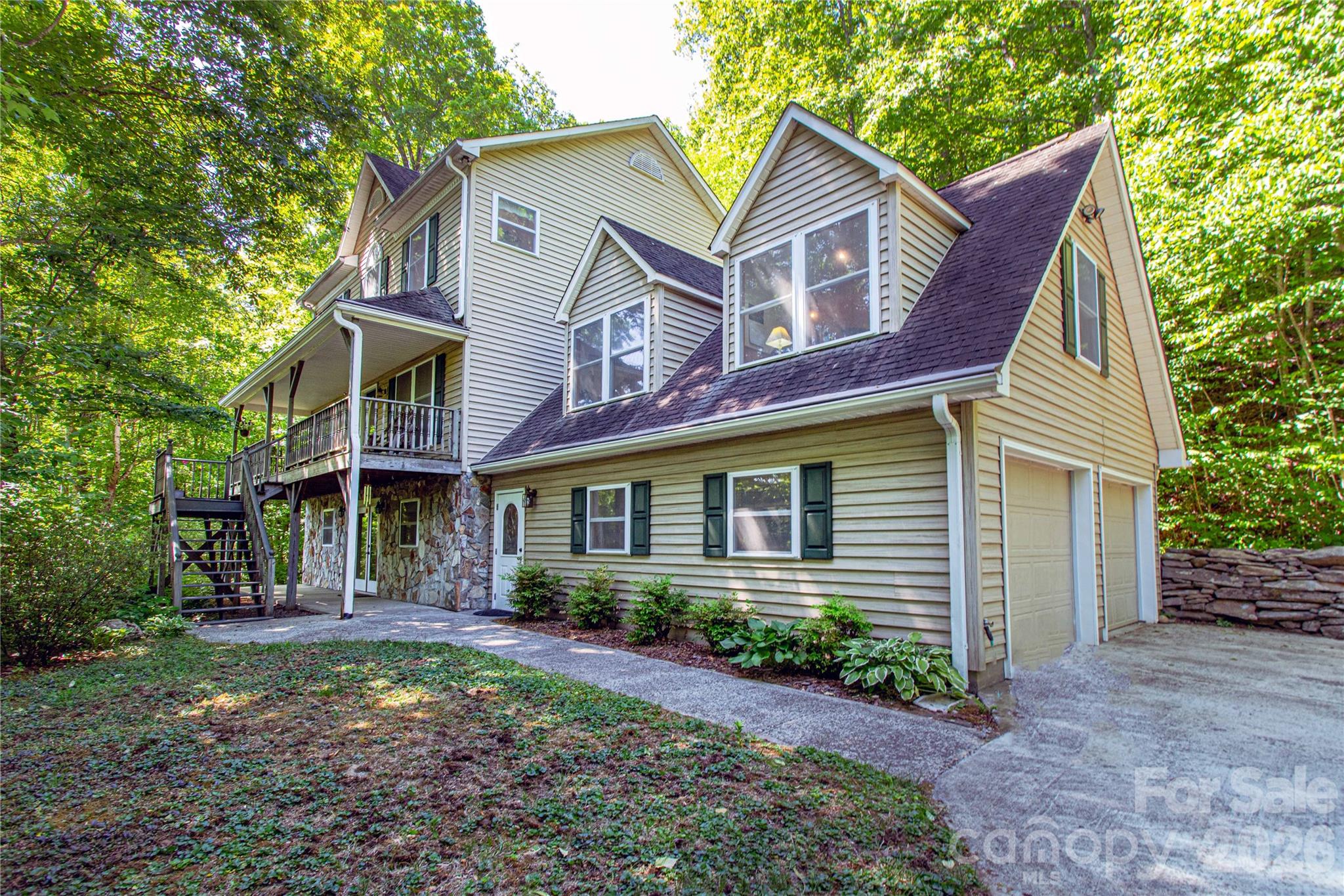 22 Great Aspen Way — Black Mountain