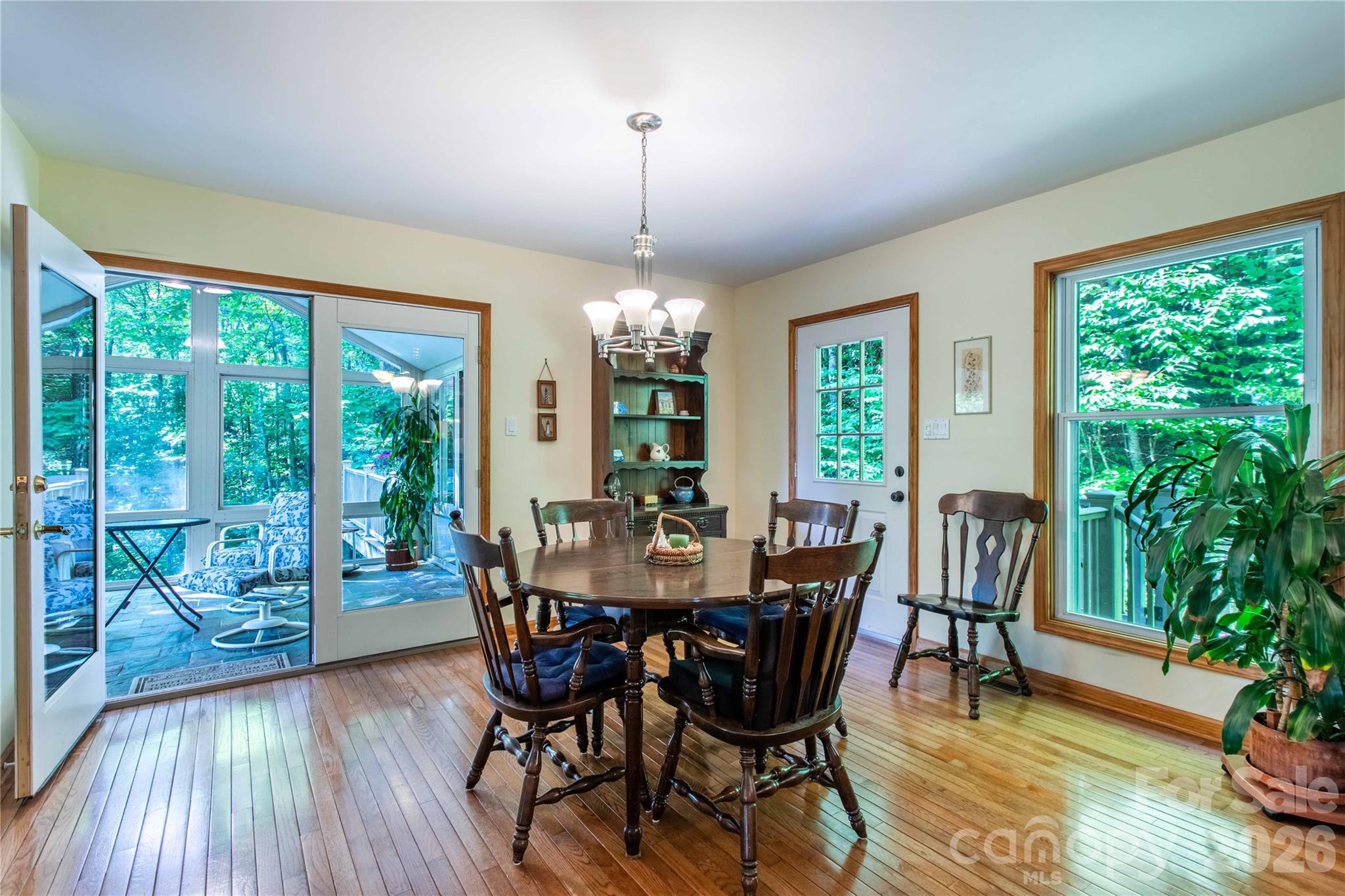 22 Great Aspen Way — Black Mountain