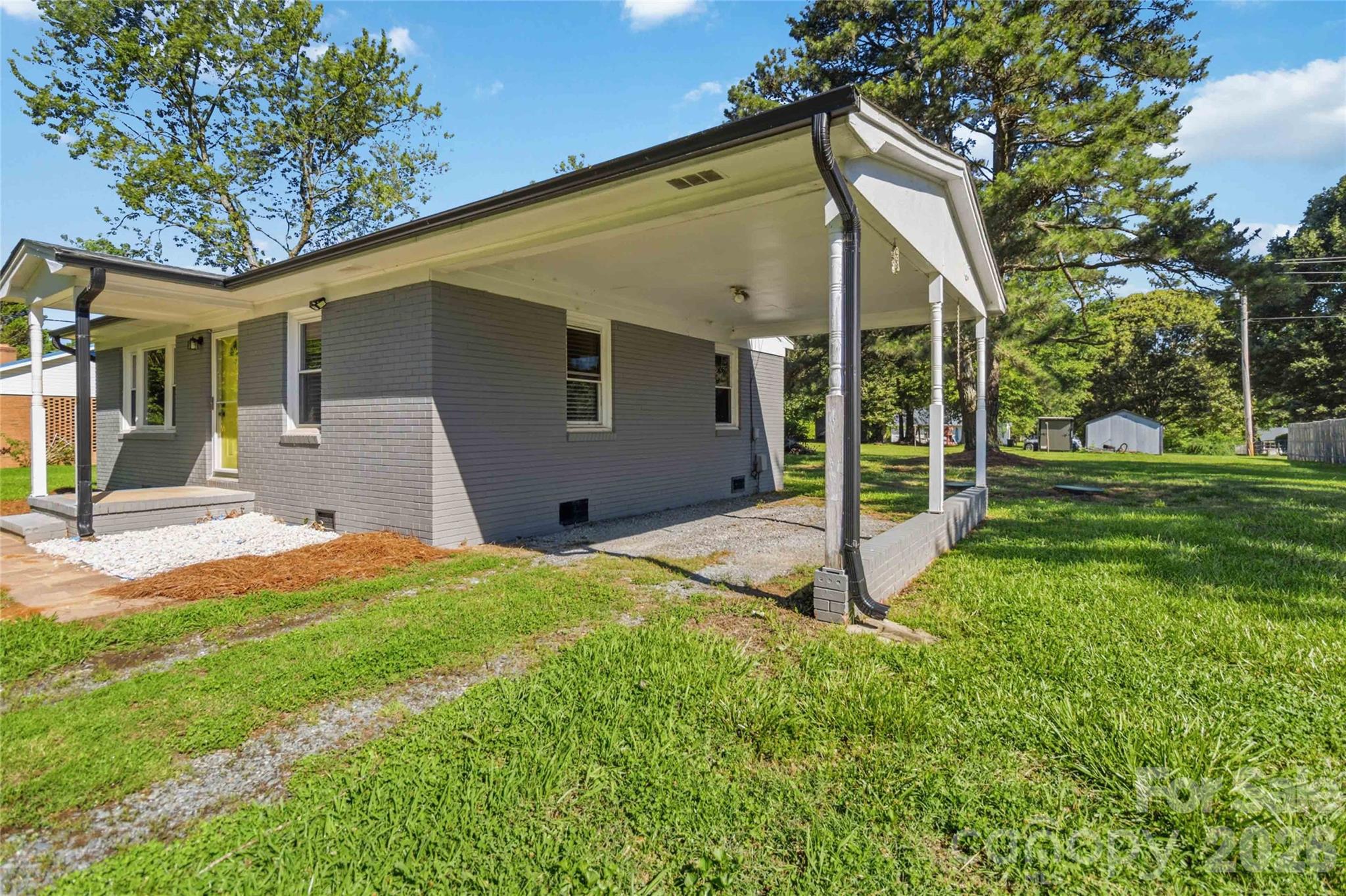408 W Sandy Ridge Road — Monroe