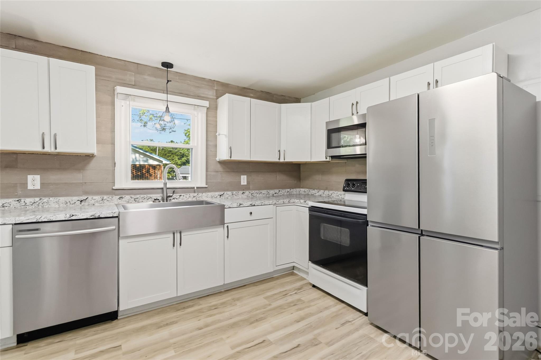 408 W Sandy Ridge Road — Monroe