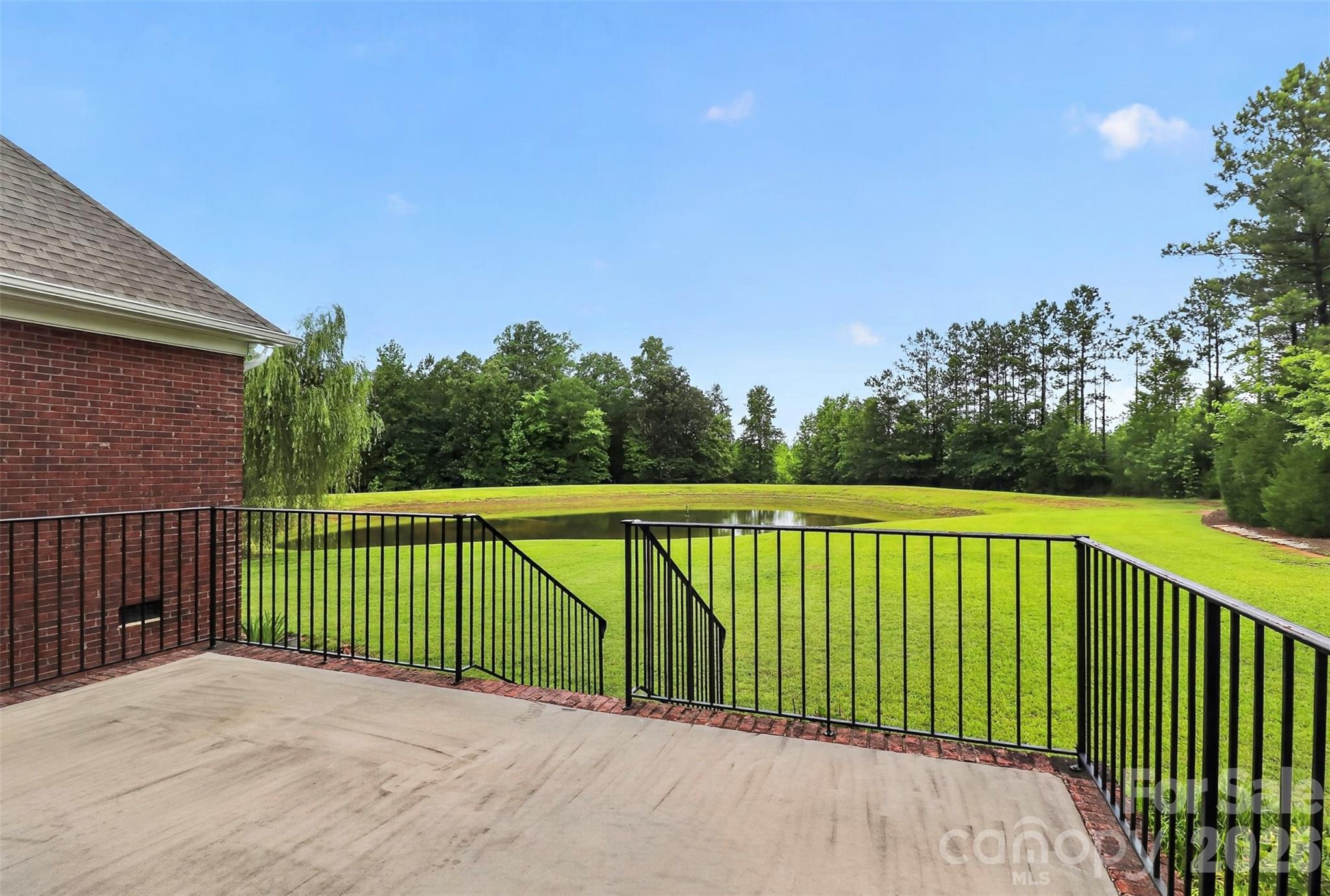 2374 Brooks Road — Chester