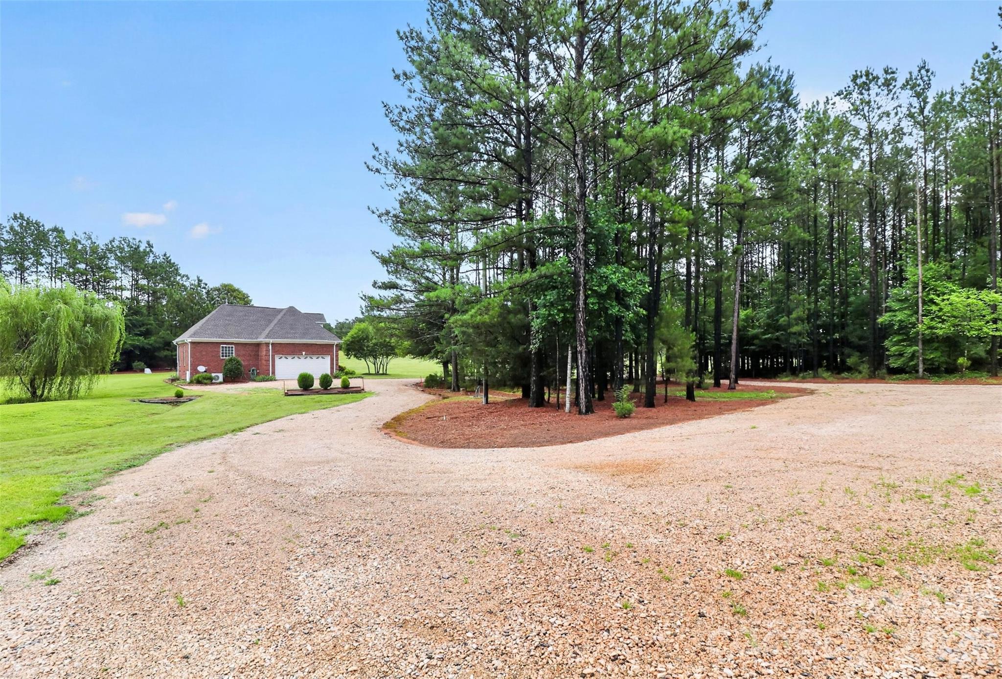 2374 Brooks Road — Chester