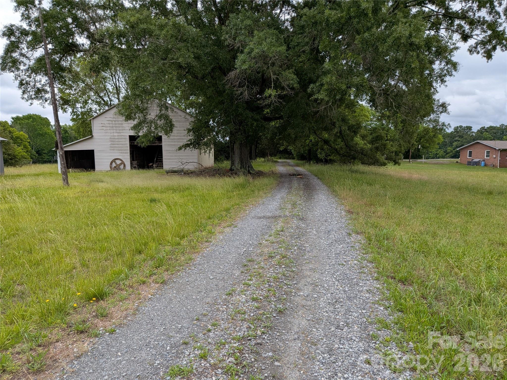 2618 Oakview Drive SW — Concord