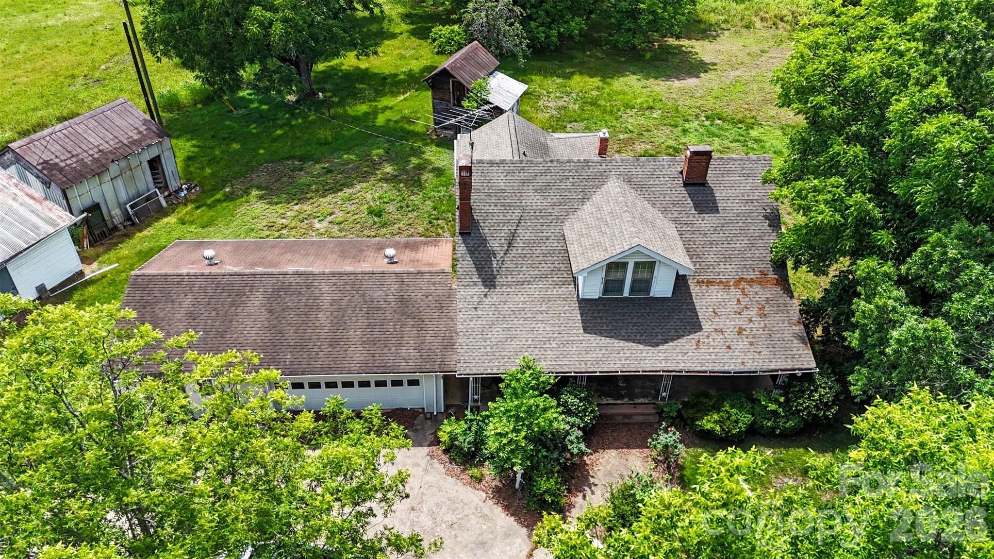 2618 Oakview Drive SW — Concord