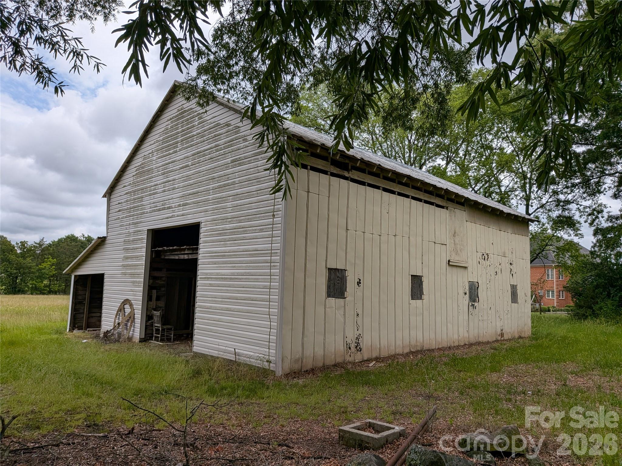2618 Oakview Drive SW — Concord