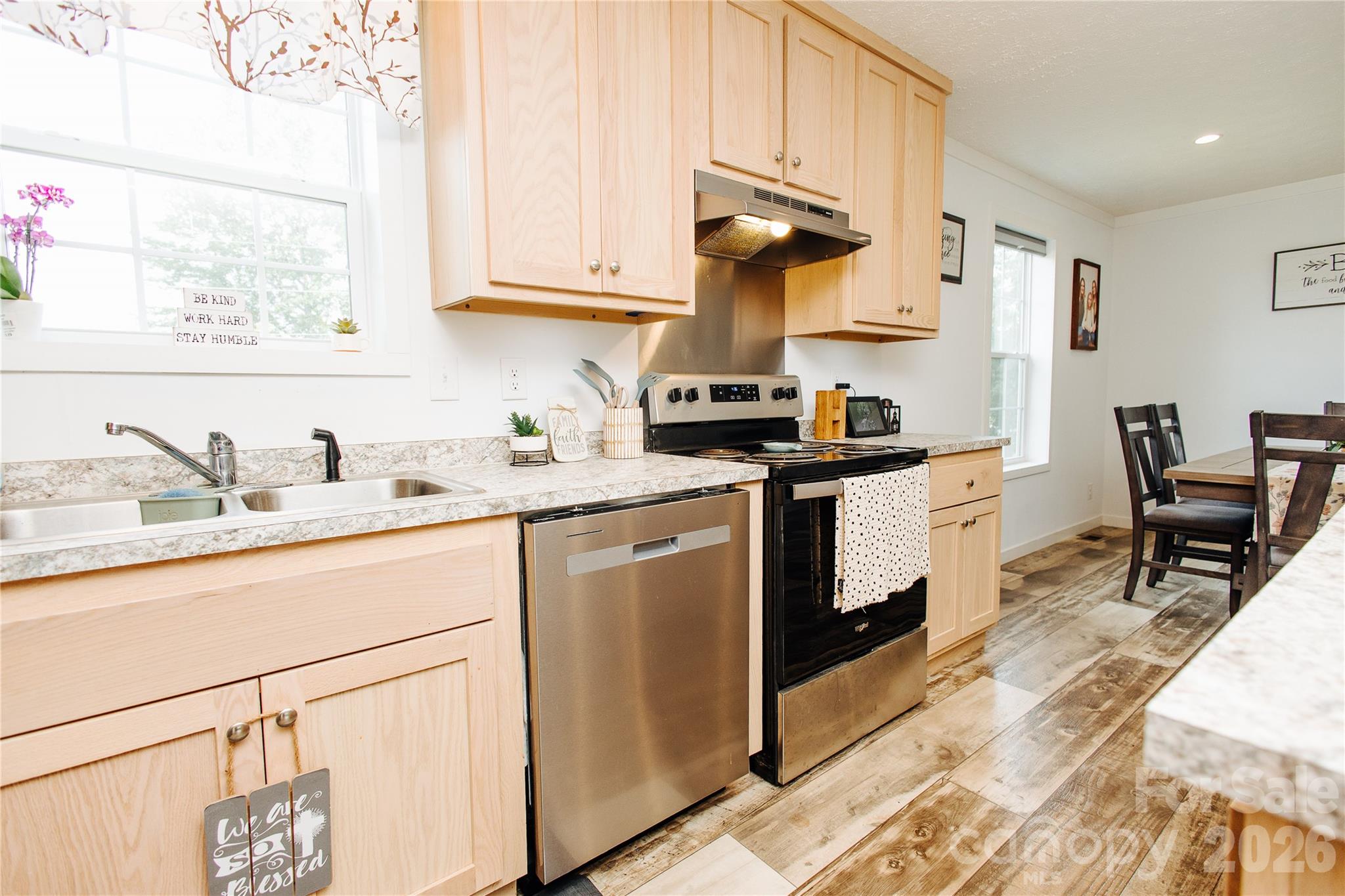 70 S Cascades Drive — Nebo