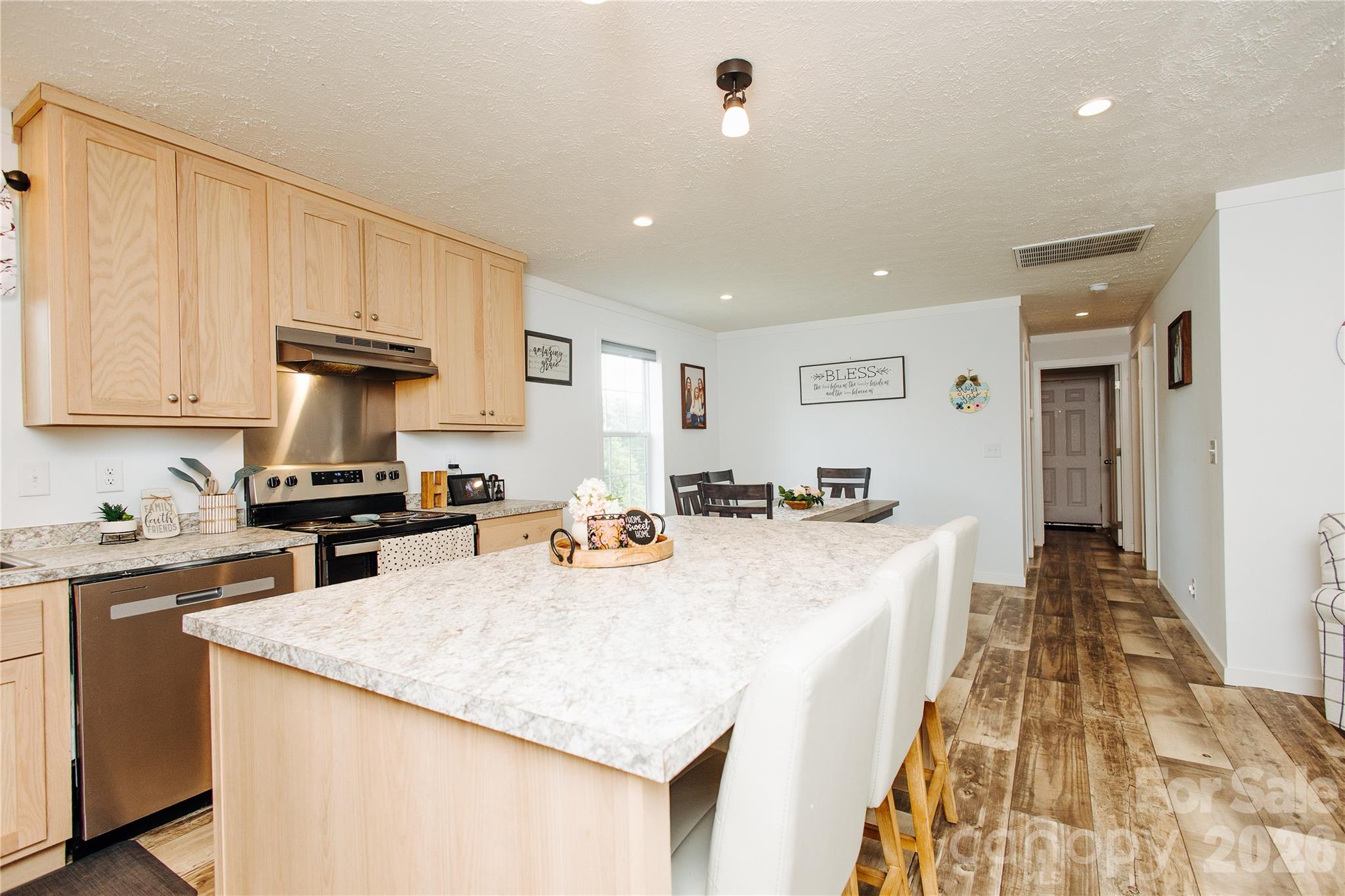 70 S Cascades Drive — Nebo
