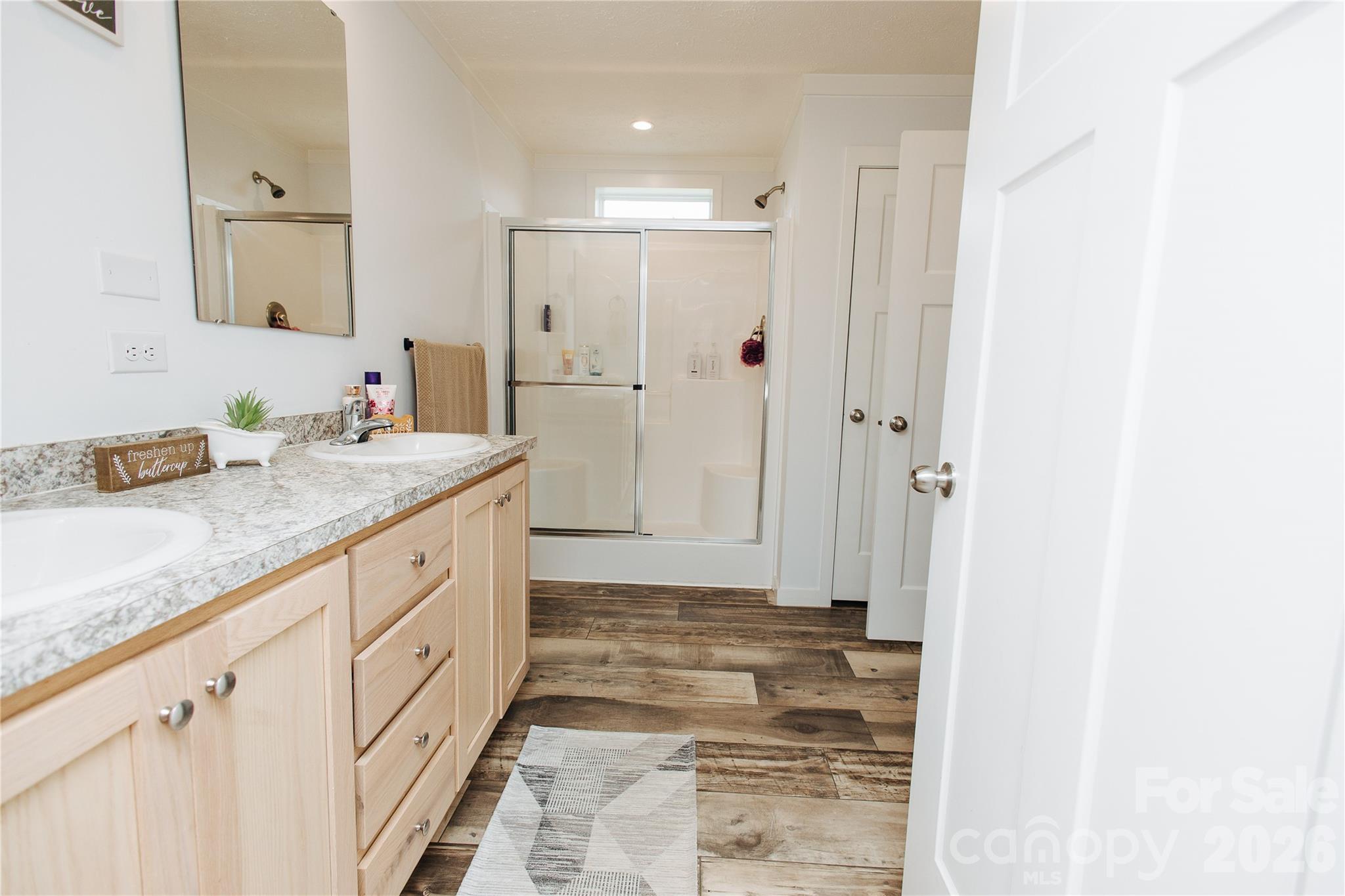 70 S Cascades Drive — Nebo