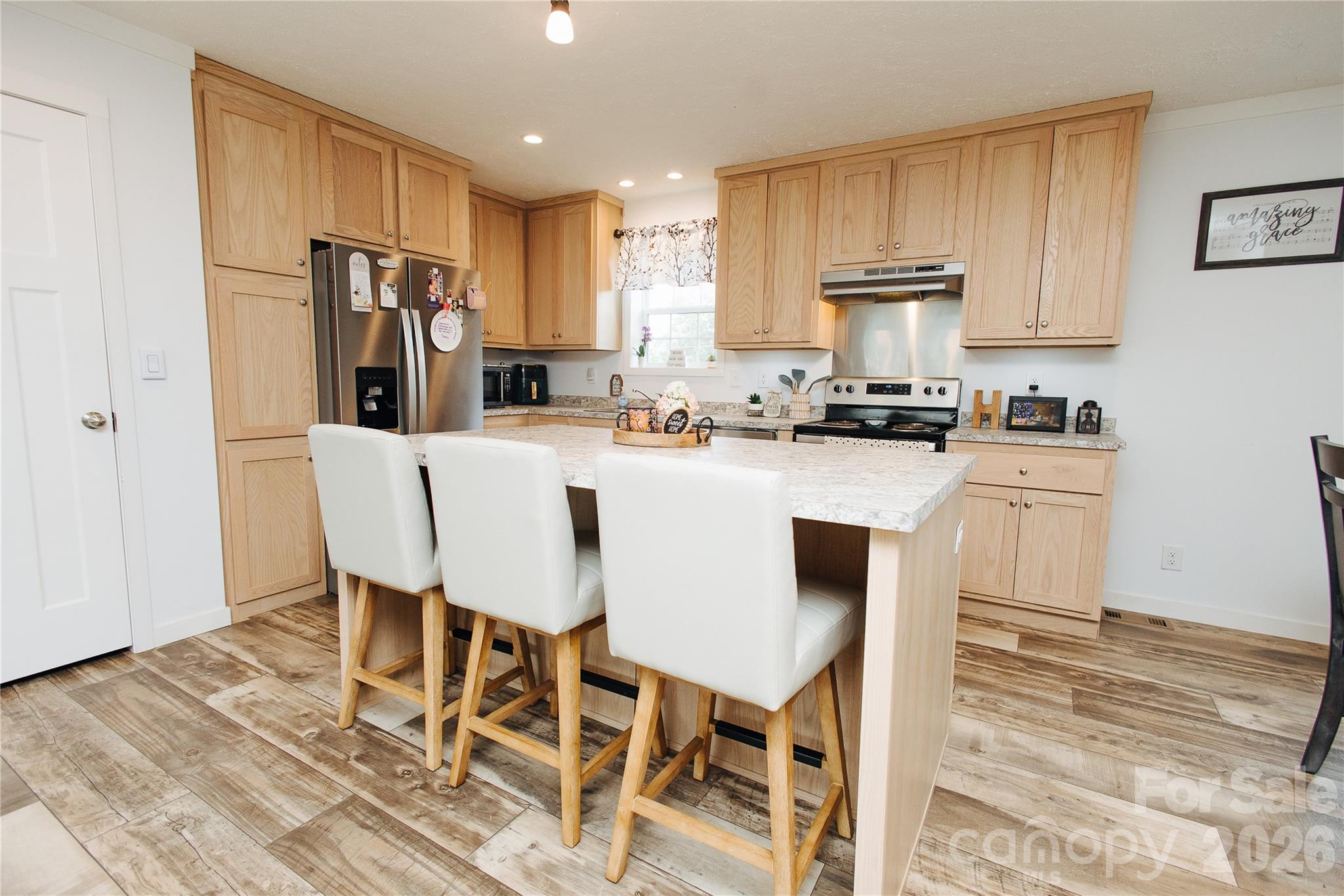 70 S Cascades Drive — Nebo