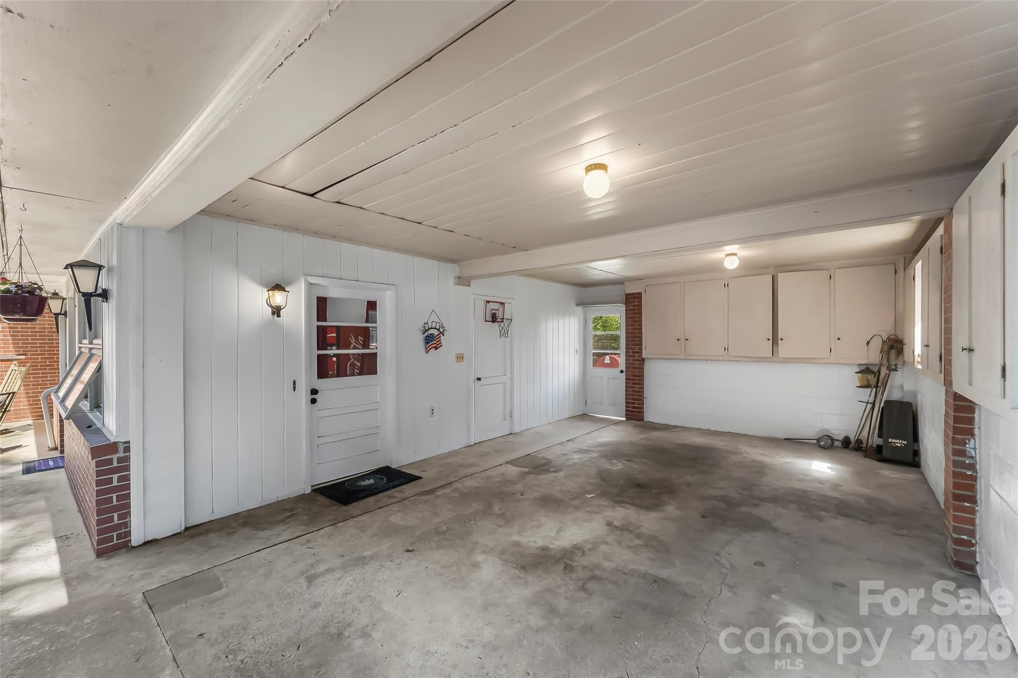 101 Falls Street — Morganton