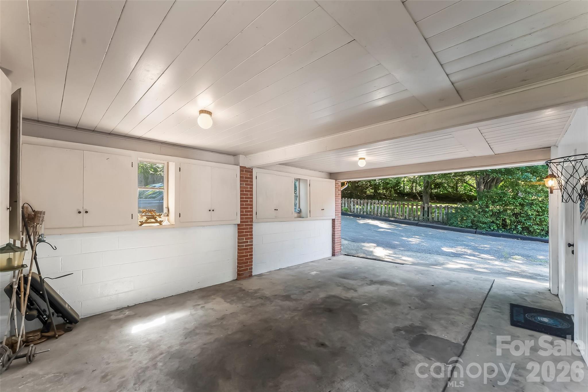101 Falls Street — Morganton