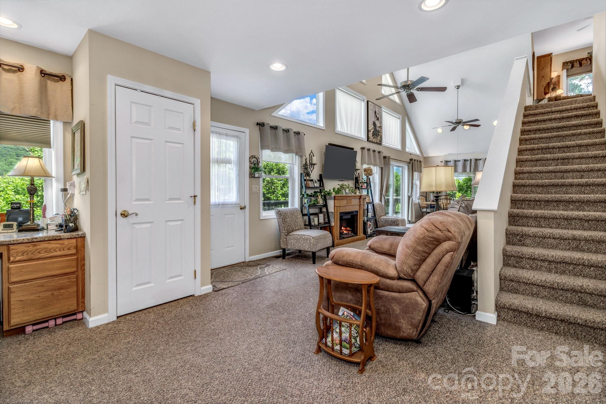 305 Majestic Mountain Drive — Burnsville
