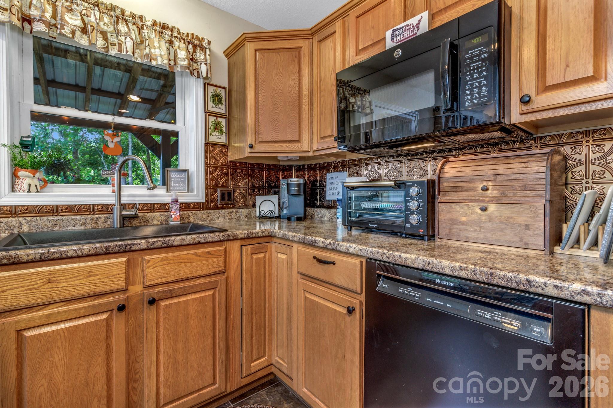 305 Majestic Mountain Drive — Burnsville