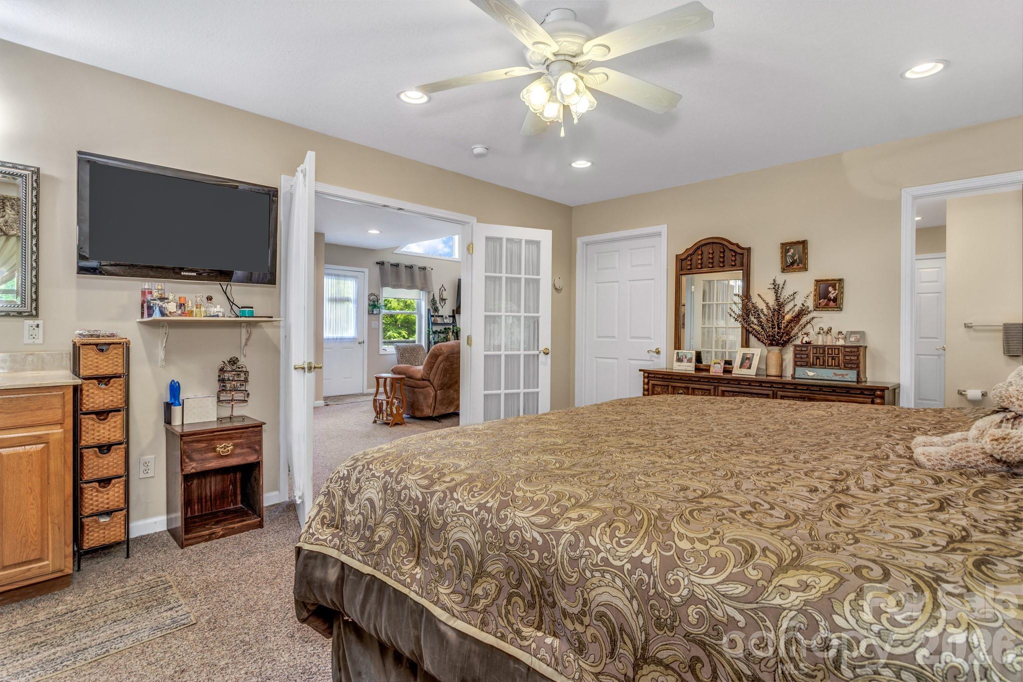 305 Majestic Mountain Drive — Burnsville