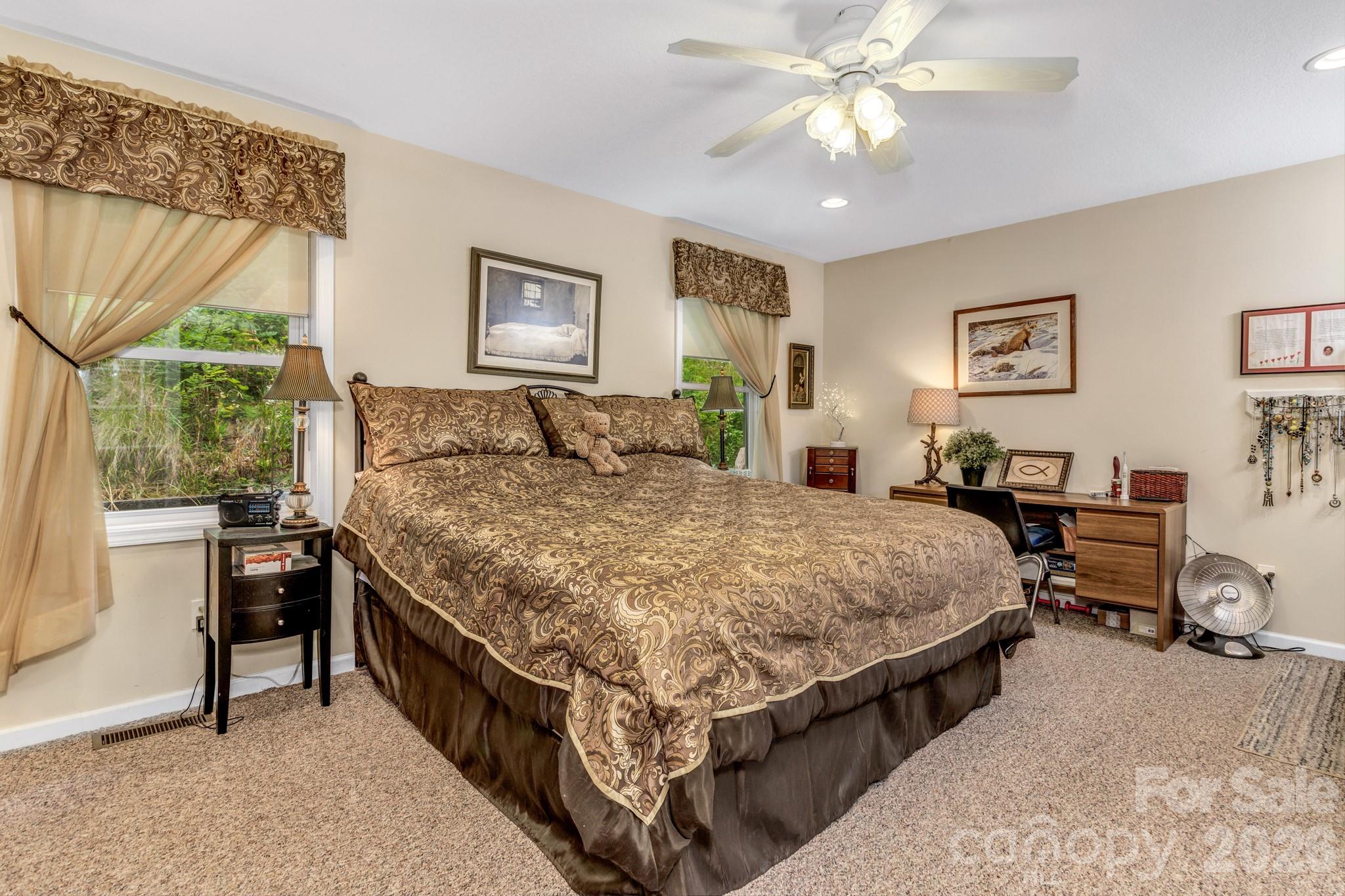 305 Majestic Mountain Drive — Burnsville