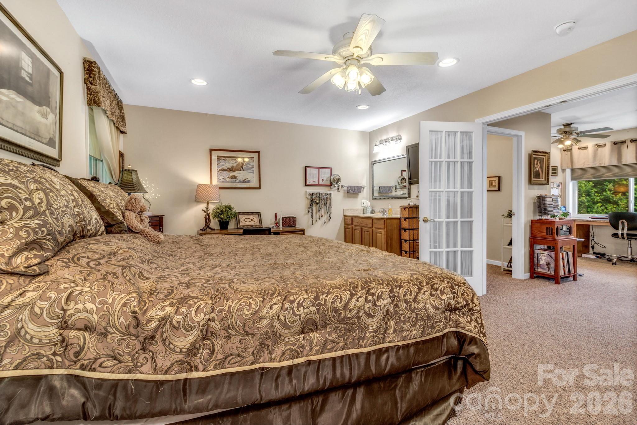 305 Majestic Mountain Drive — Burnsville