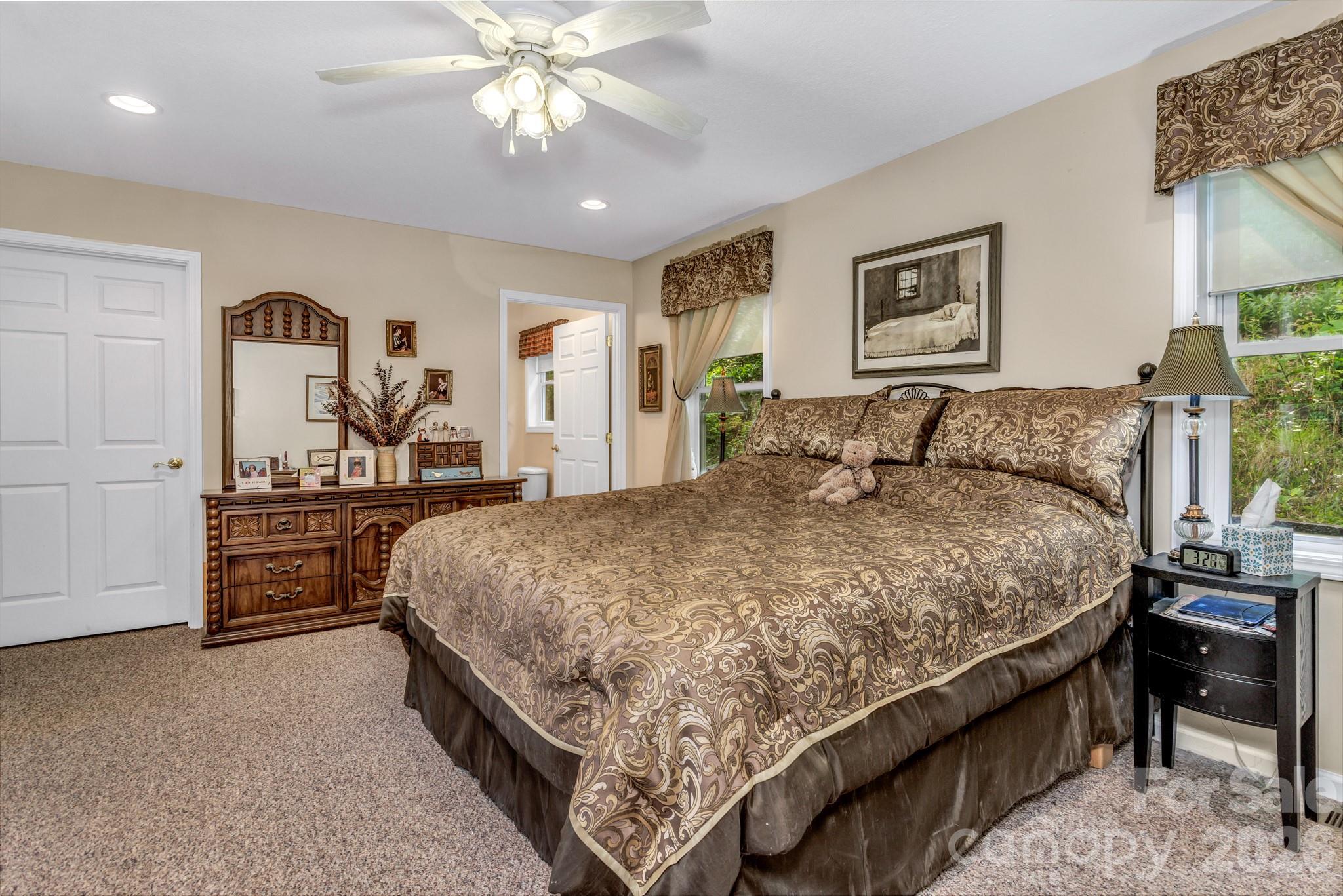 305 Majestic Mountain Drive — Burnsville