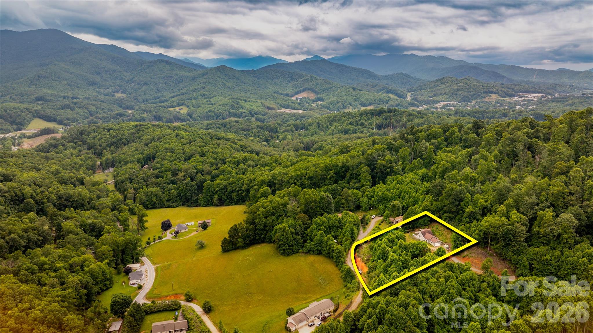 305 Majestic Mountain Drive — Burnsville