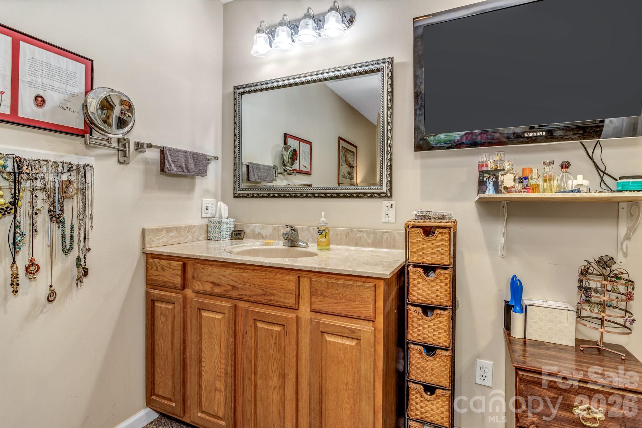 305 Majestic Mountain Drive — Burnsville