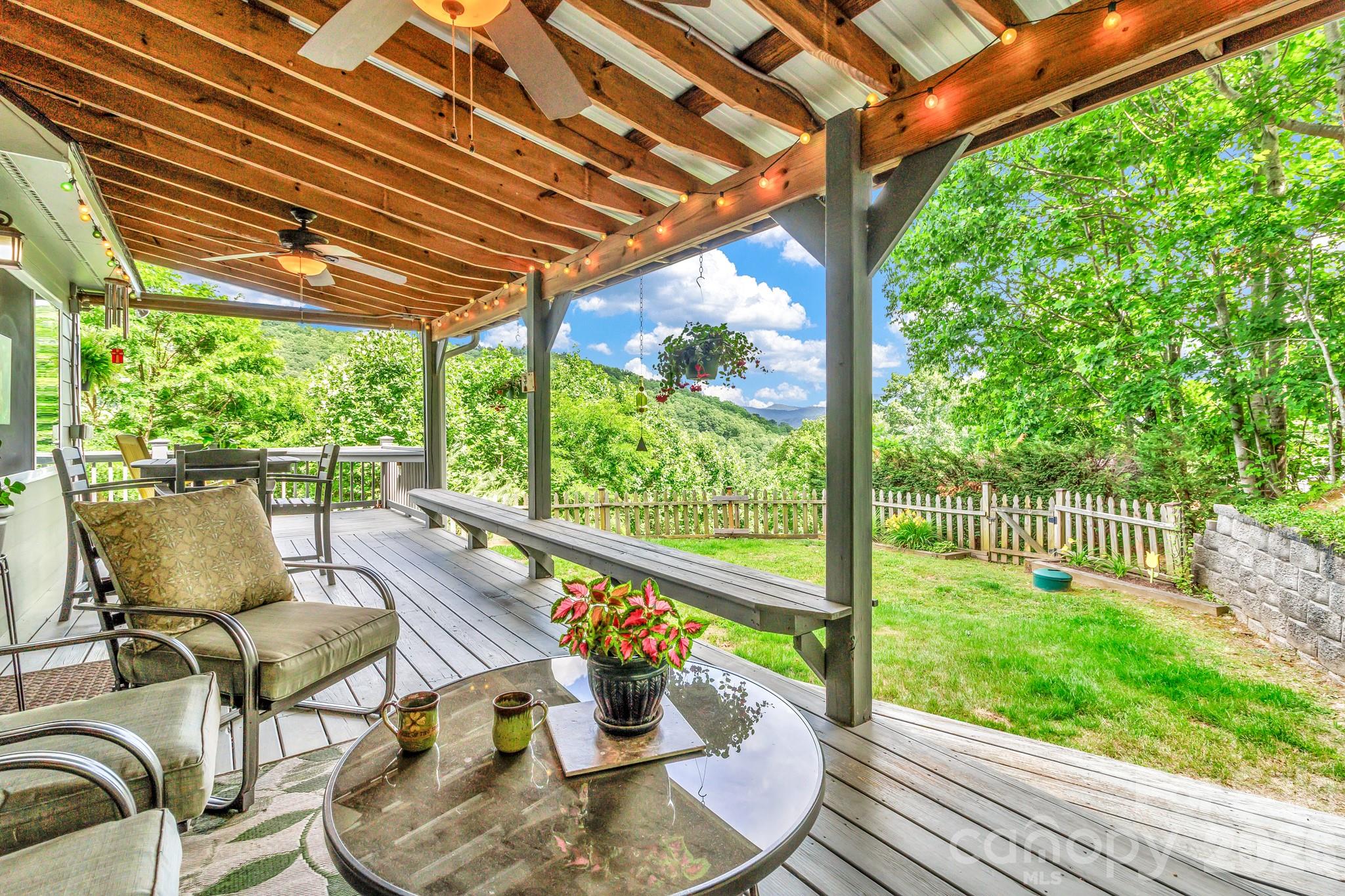 305 Majestic Mountain Drive — Burnsville