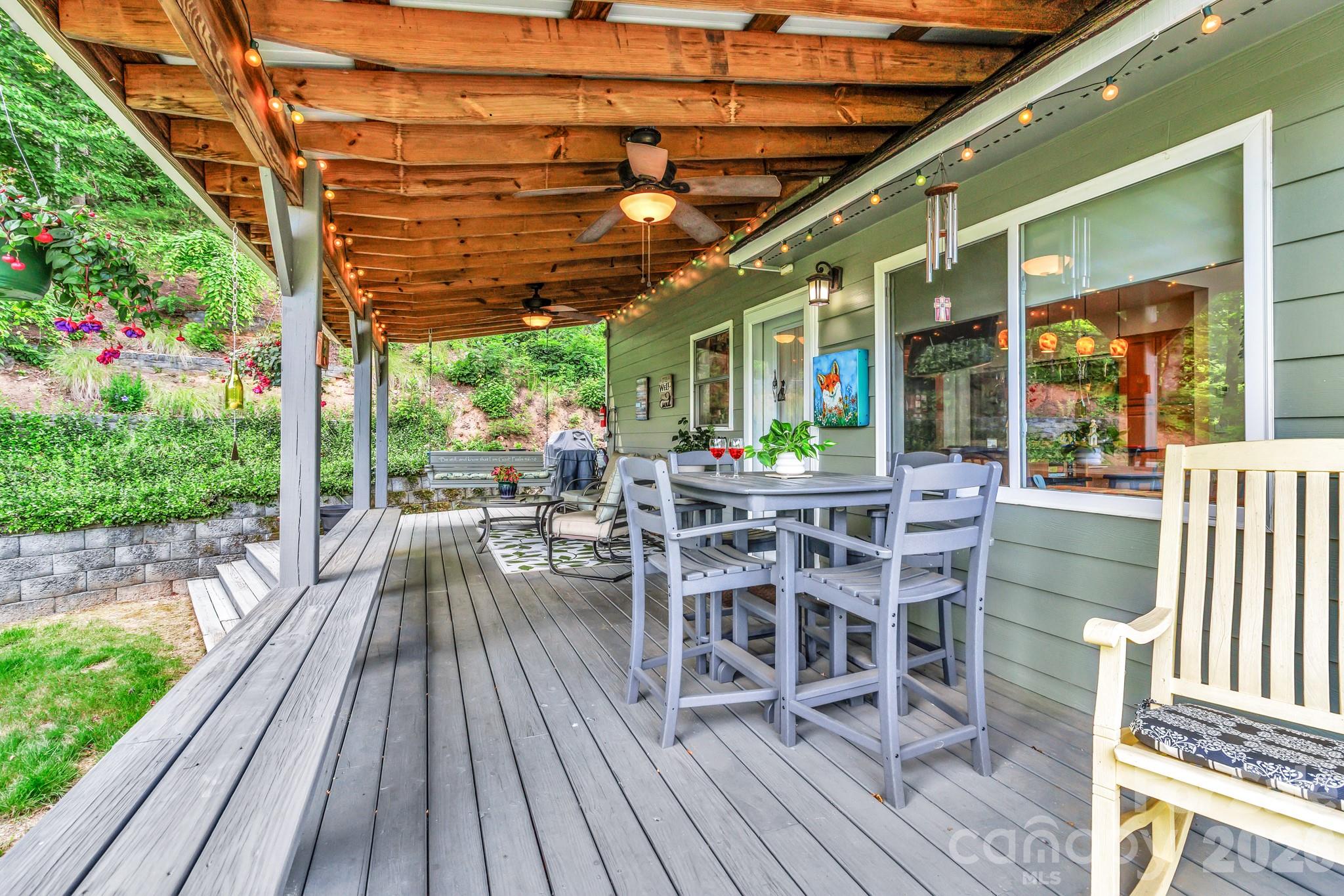 305 Majestic Mountain Drive — Burnsville