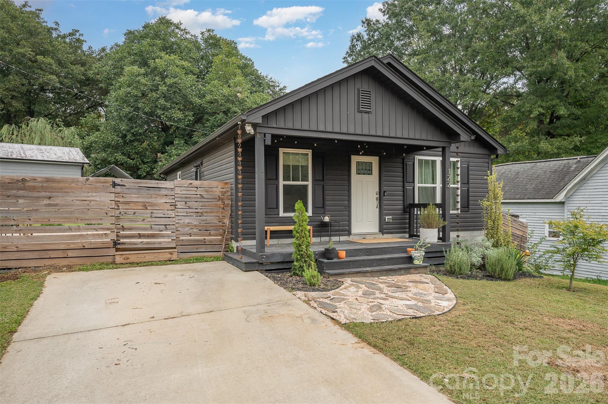 122 Crowell Drive NW — Concord