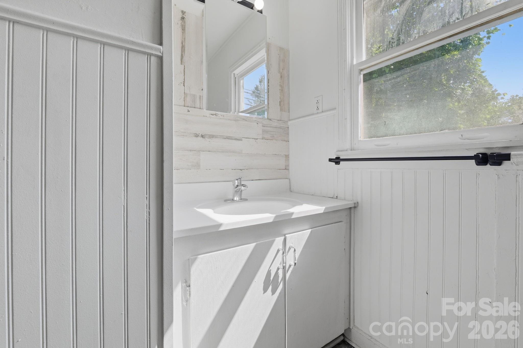 1208 E Arch Street — Lancaster