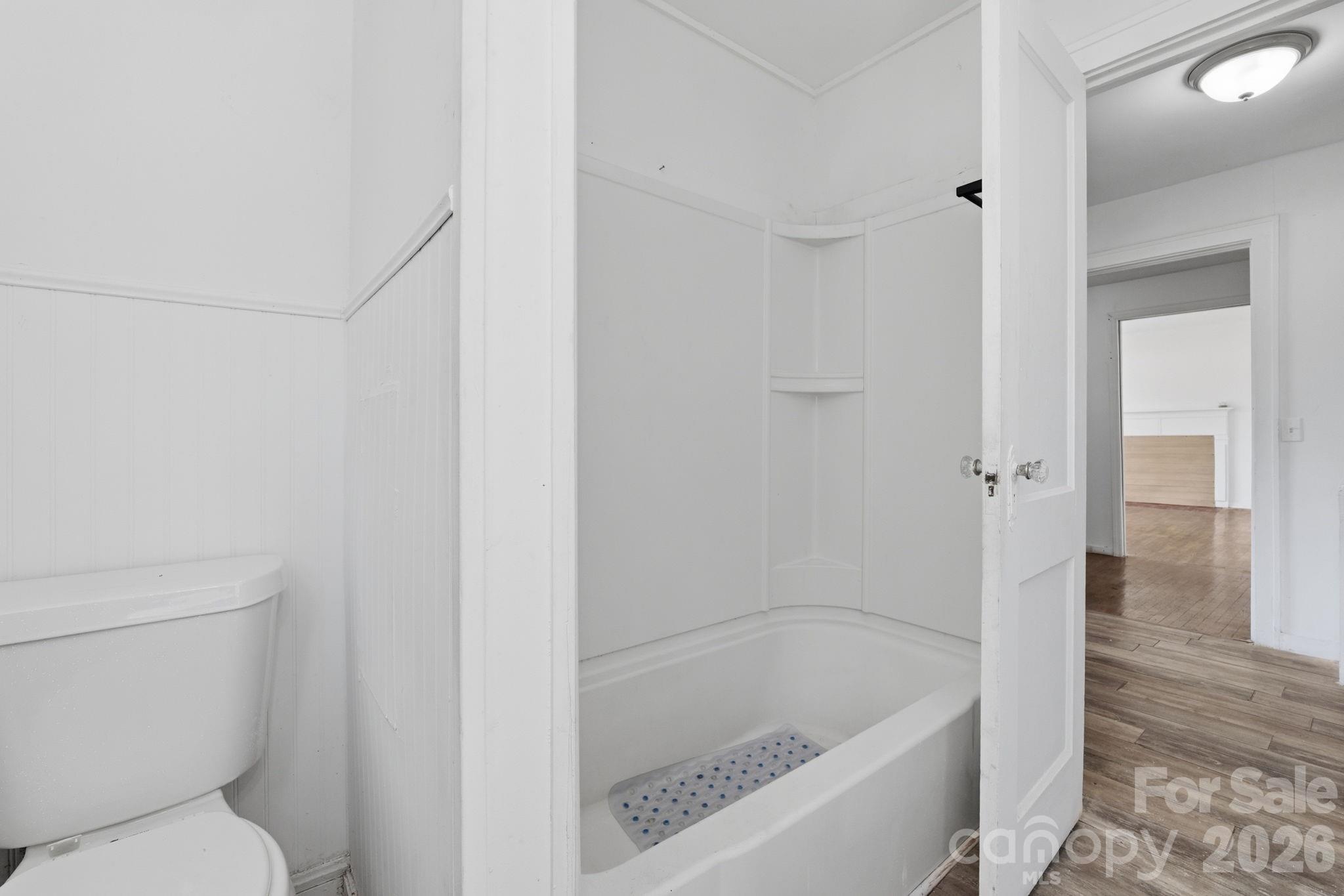 1208 E Arch Street — Lancaster