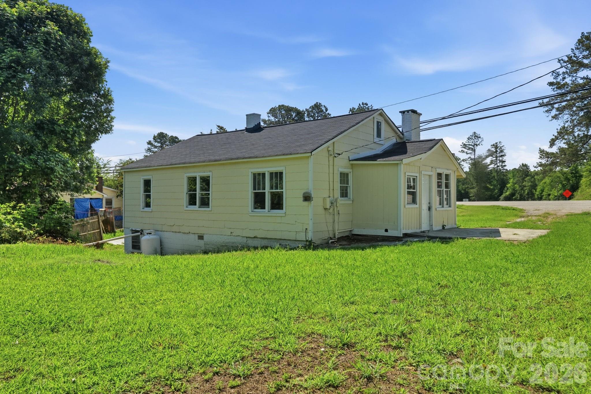 1208 E Arch Street — Lancaster