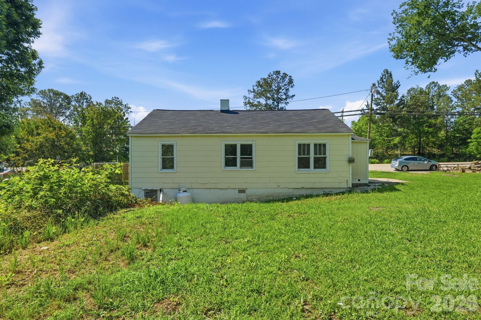 1208 E Arch Street — Lancaster
