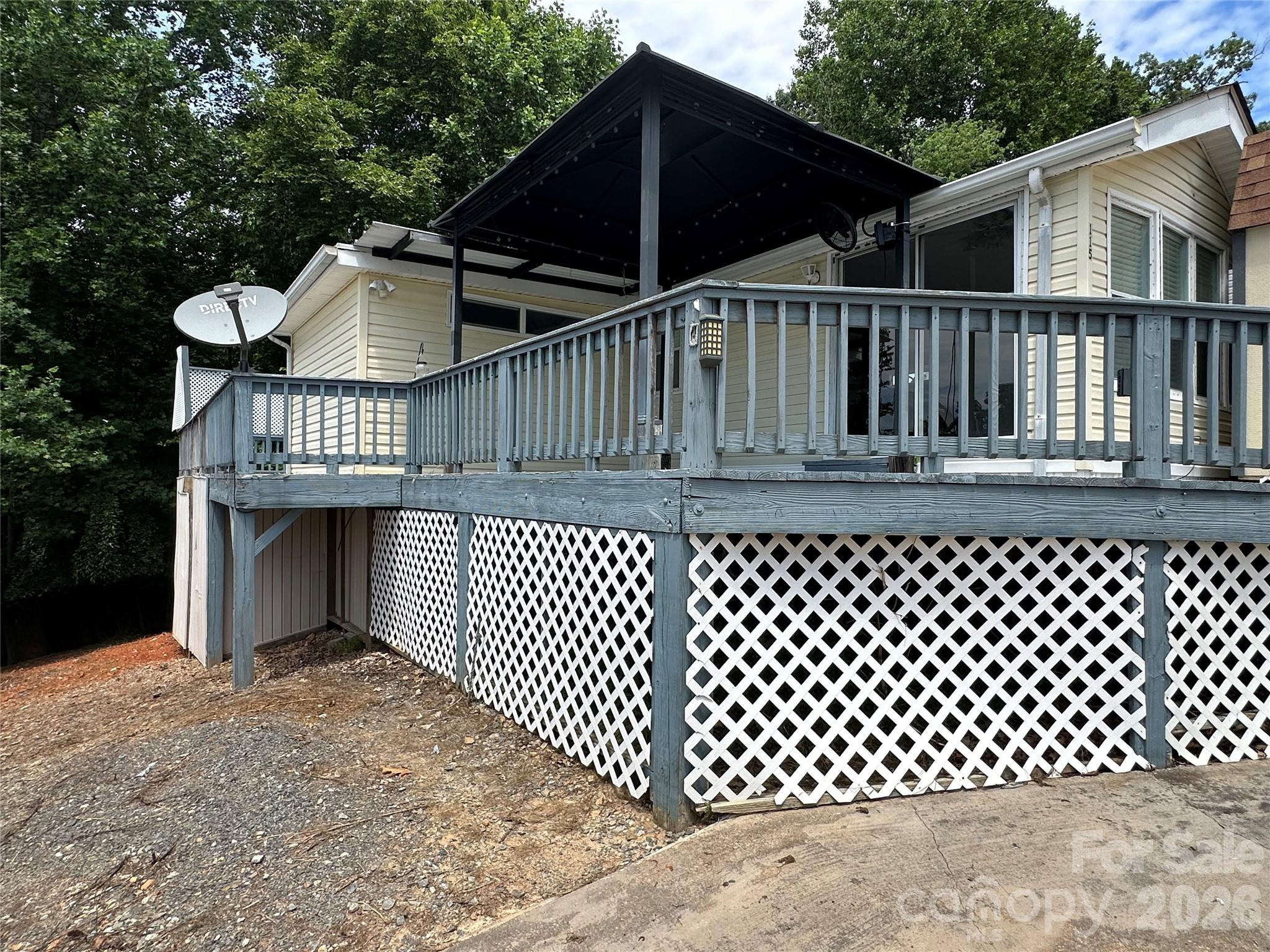 115 Badin View Road — New London