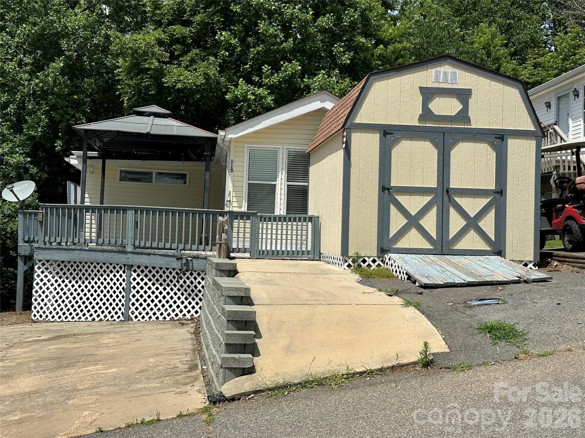 115 Badin View Road — New London