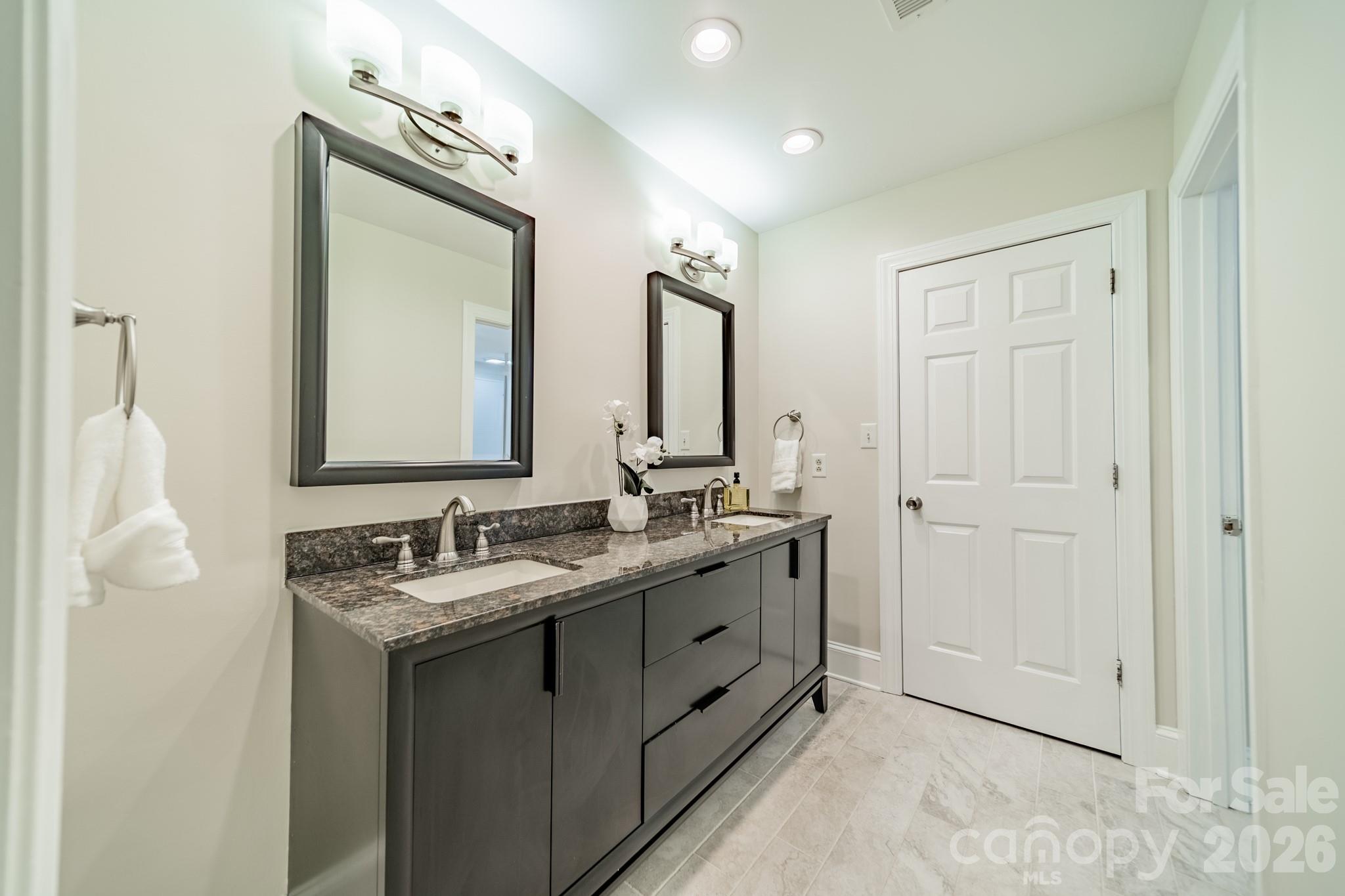 506 Abbotsford Court — Charlotte