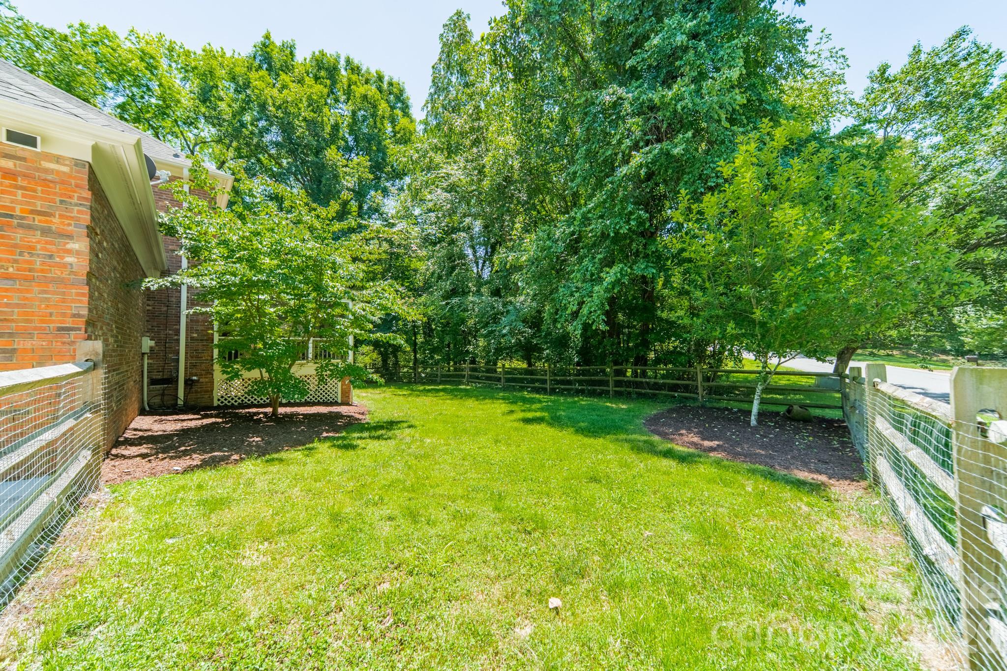506 Abbotsford Court — Charlotte