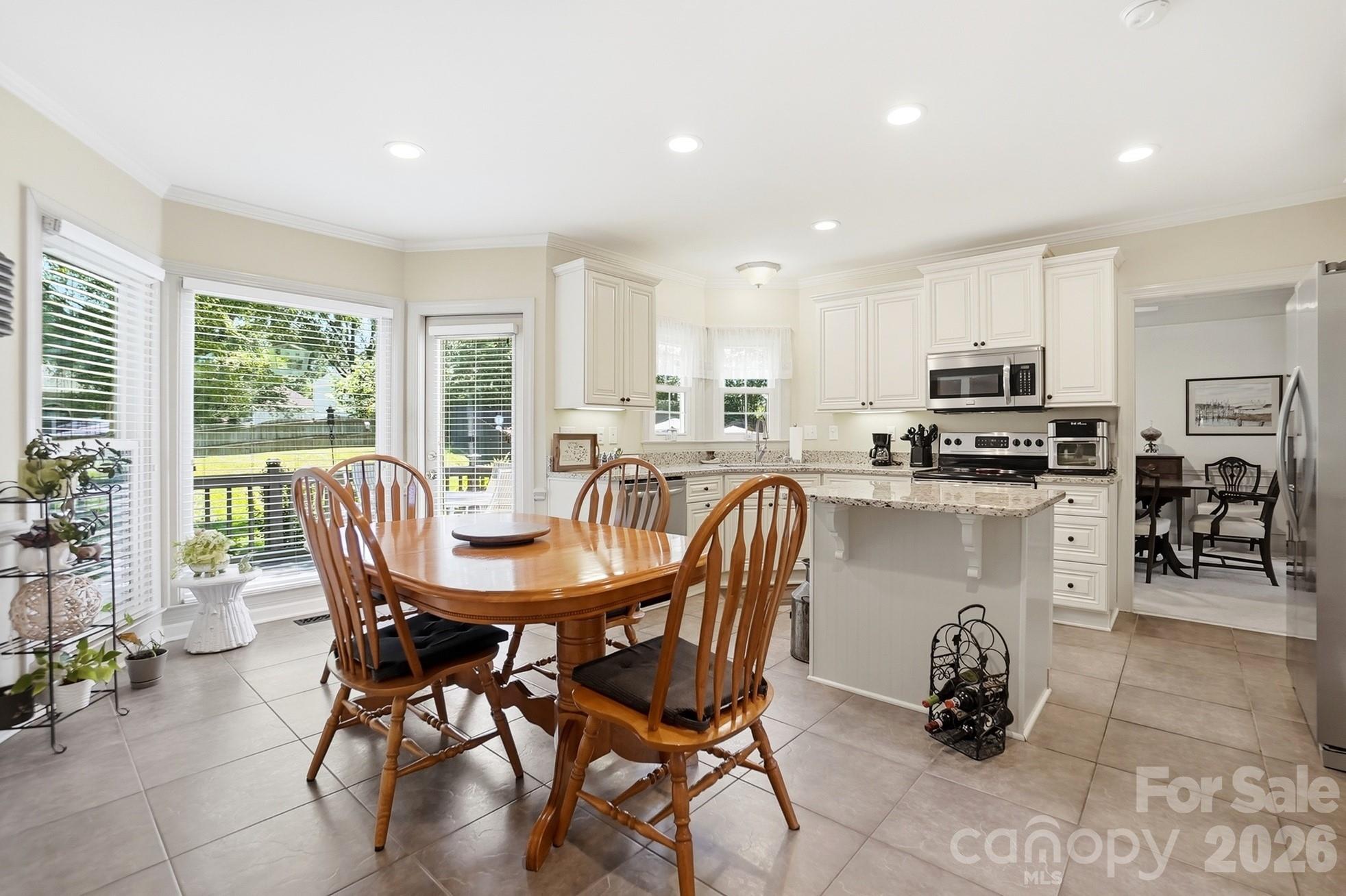 12100 Provincetowne Drive — Charlotte