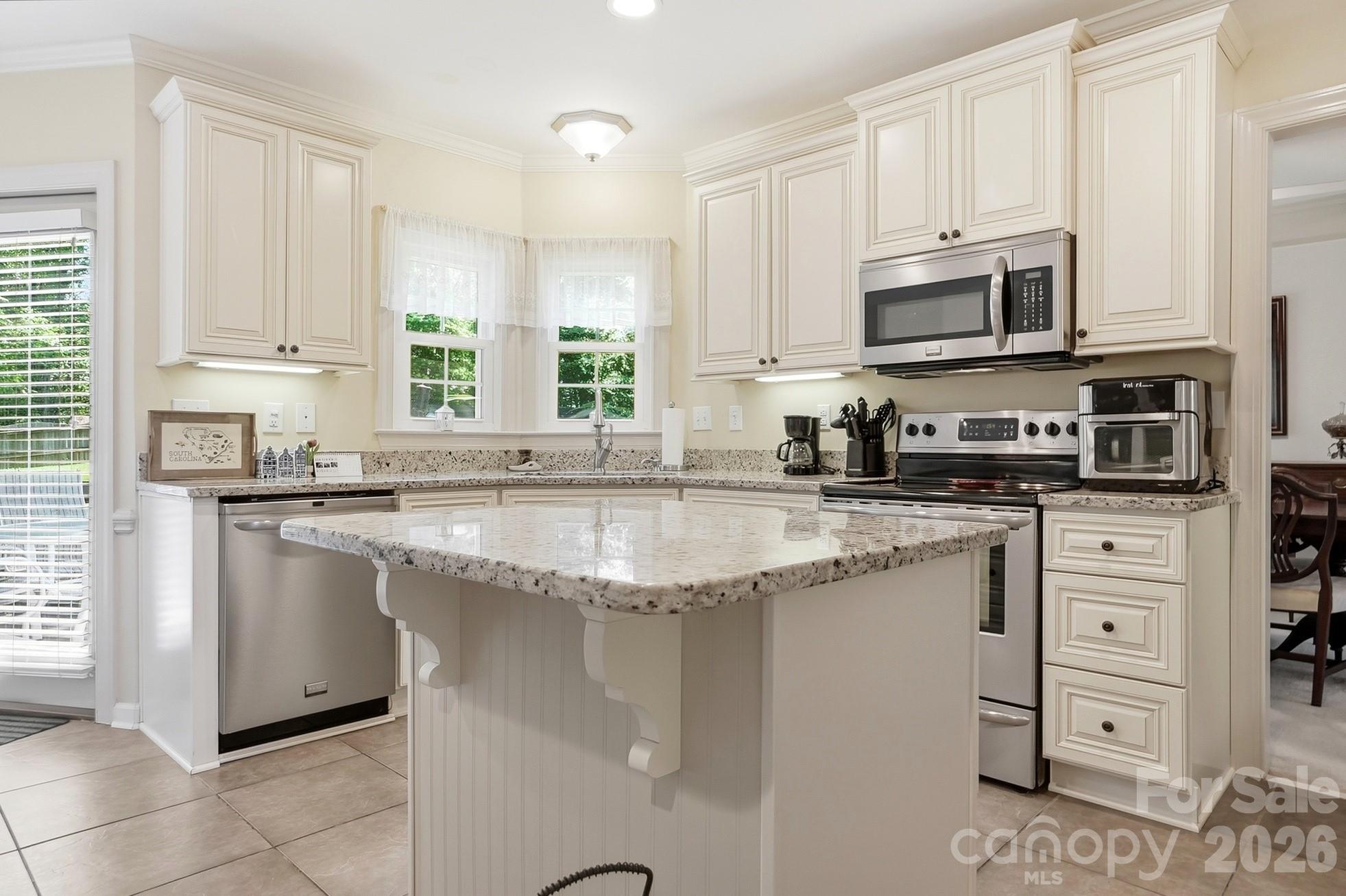 12100 Provincetowne Drive — Charlotte