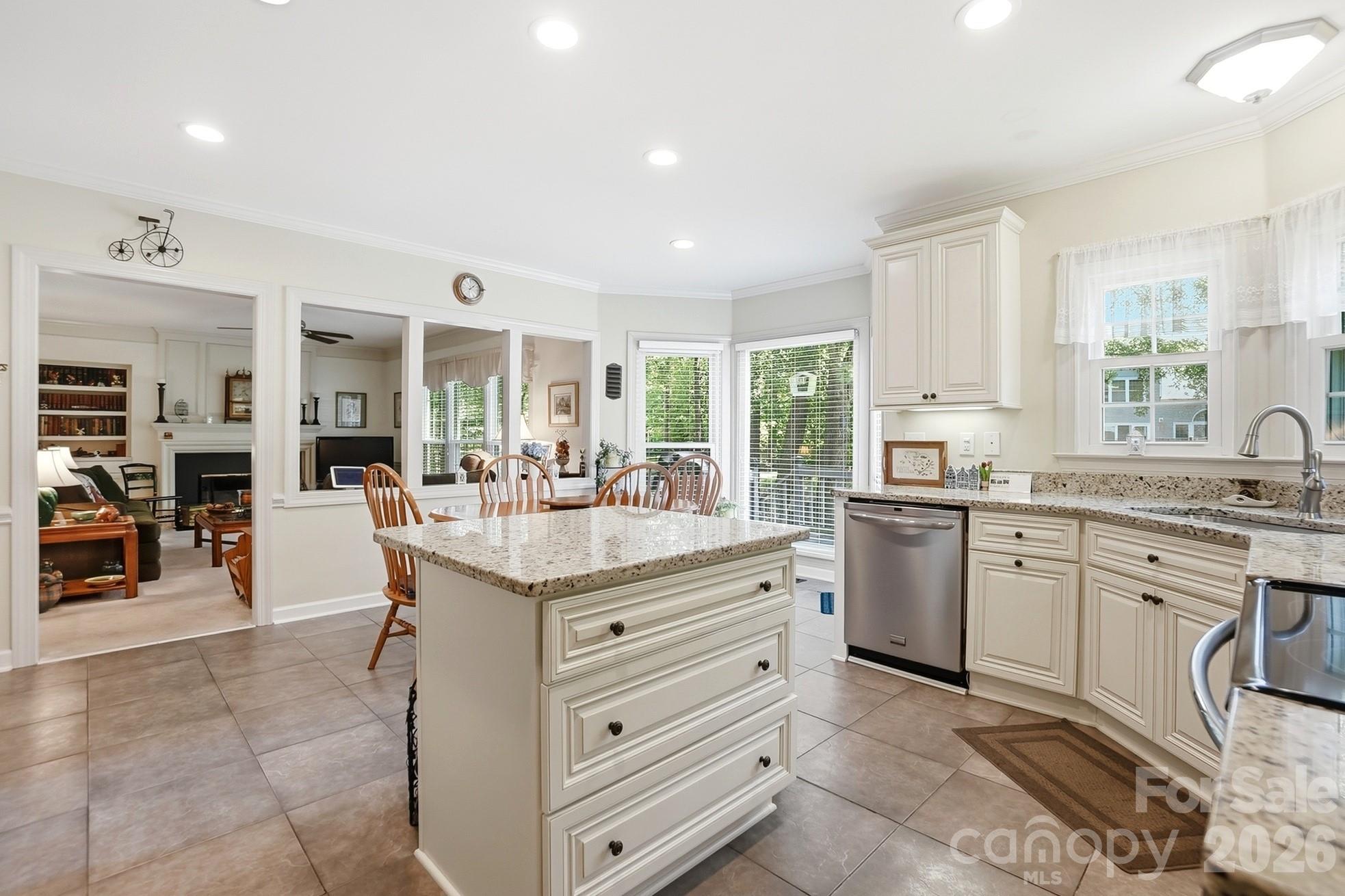 12100 Provincetowne Drive — Charlotte