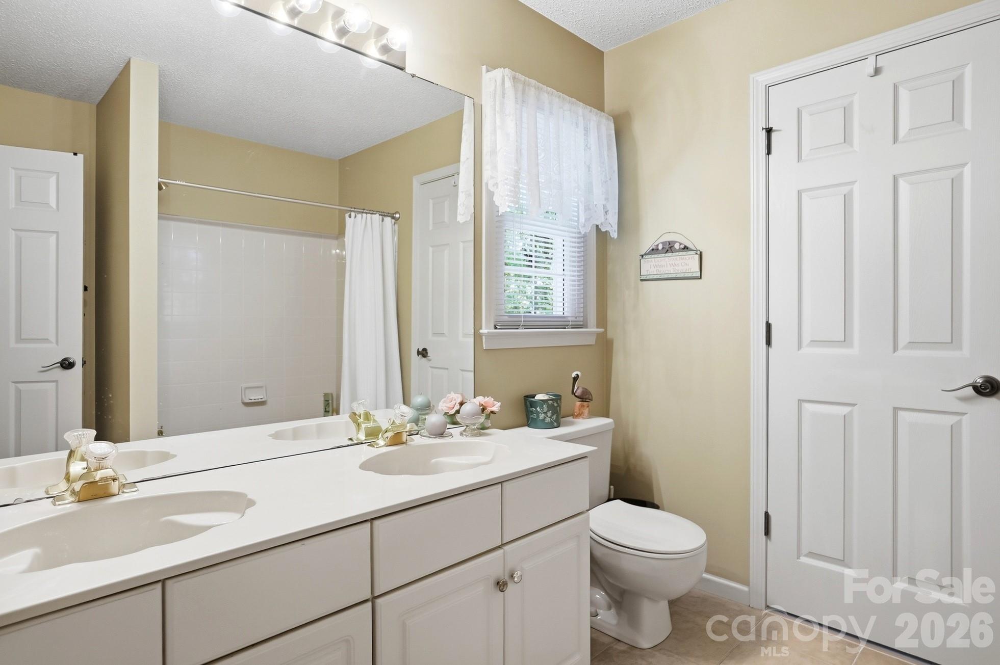 12100 Provincetowne Drive — Charlotte