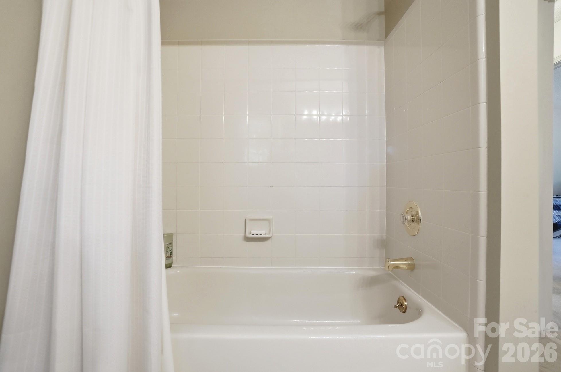 12100 Provincetowne Drive — Charlotte