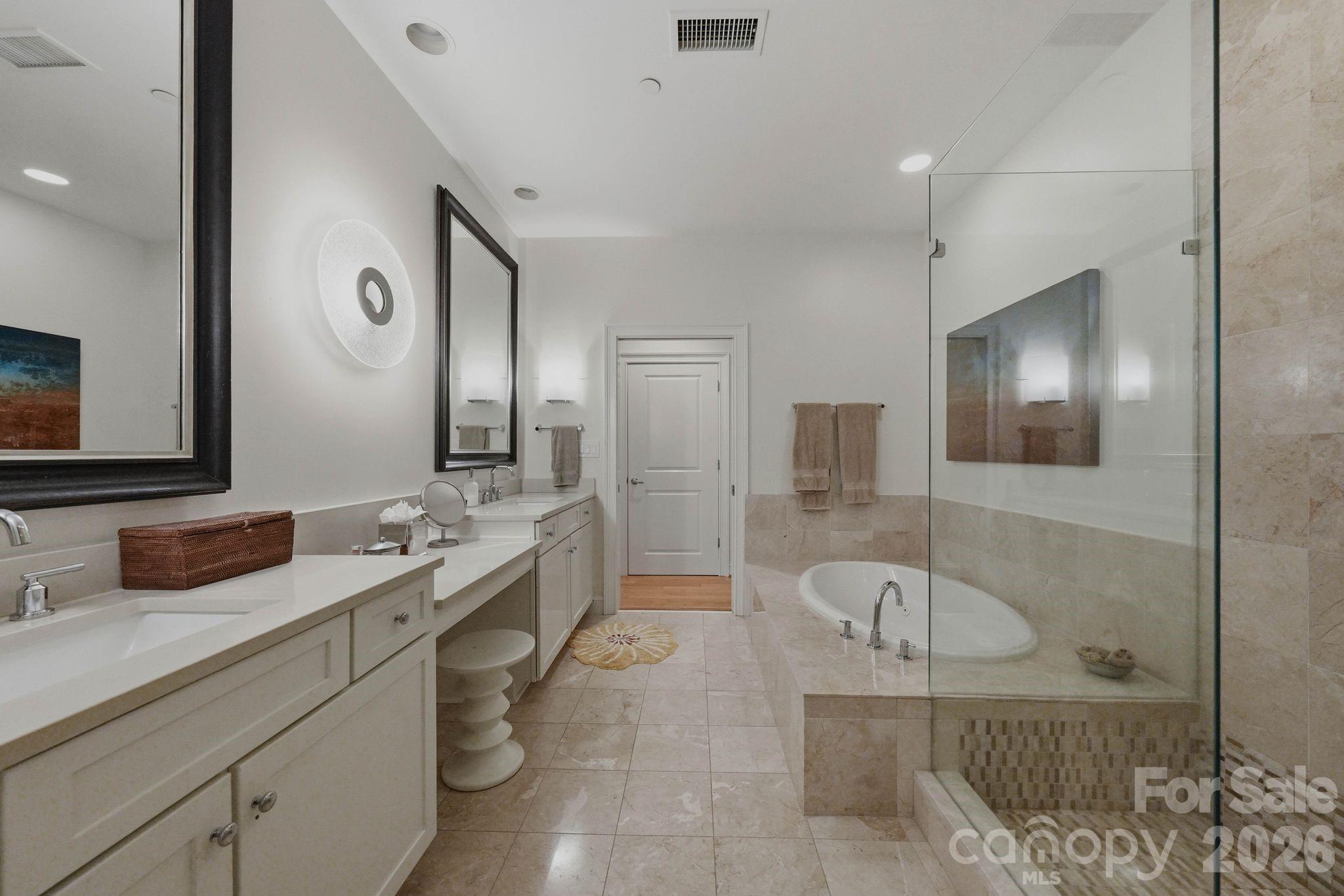 435 S Tryon Street #904 — Charlotte
