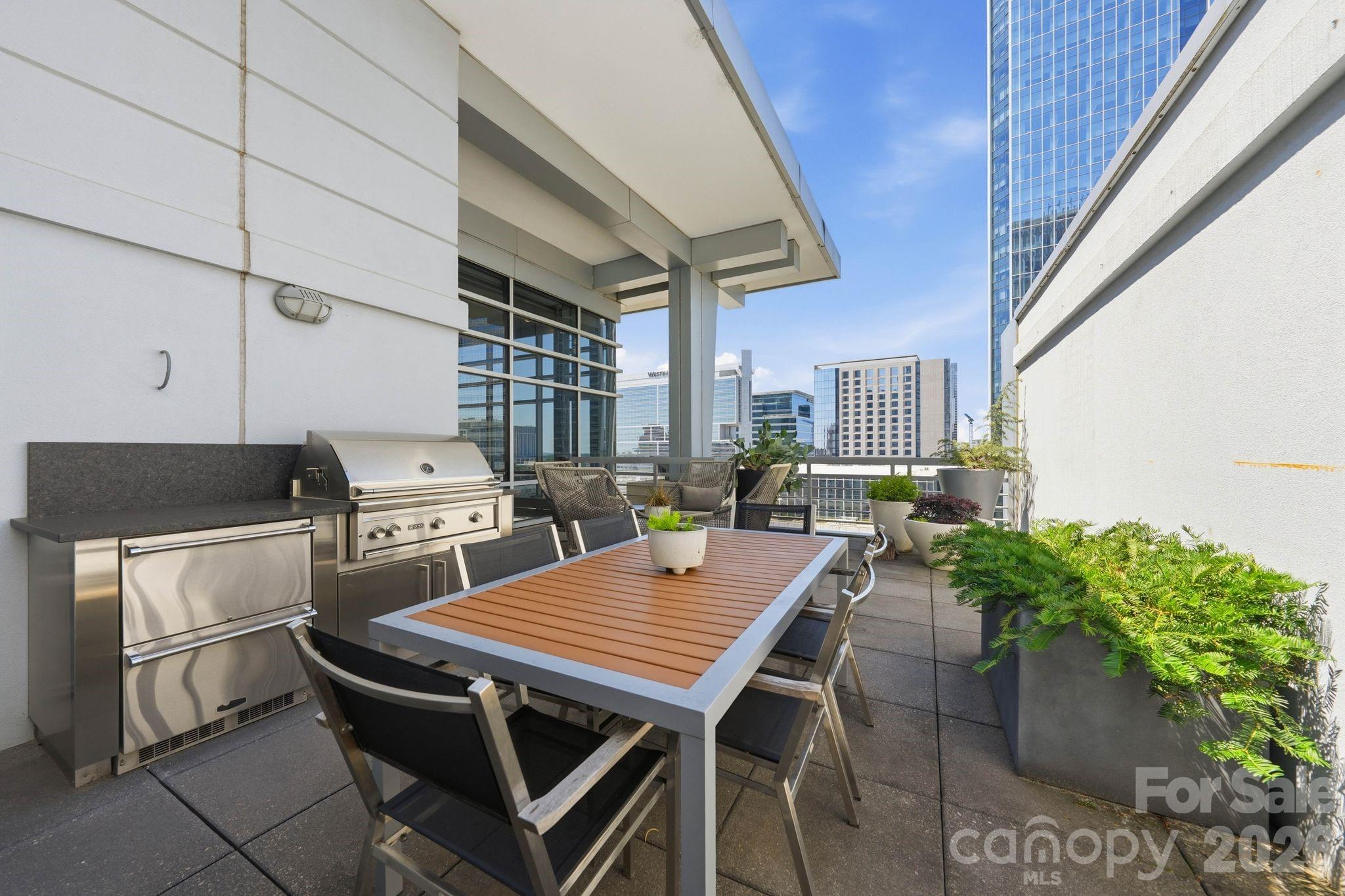 435 S Tryon Street #904 — Charlotte