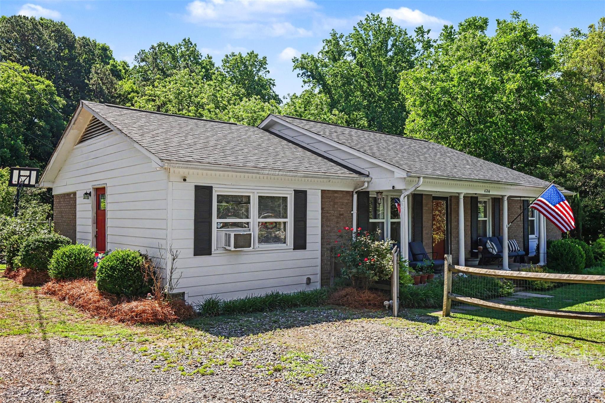 4744 Hickory Grove Road — Mount Holly