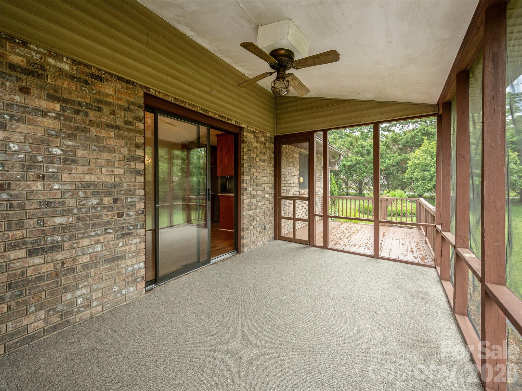 2 Bannerwood Drive — Horse Shoe